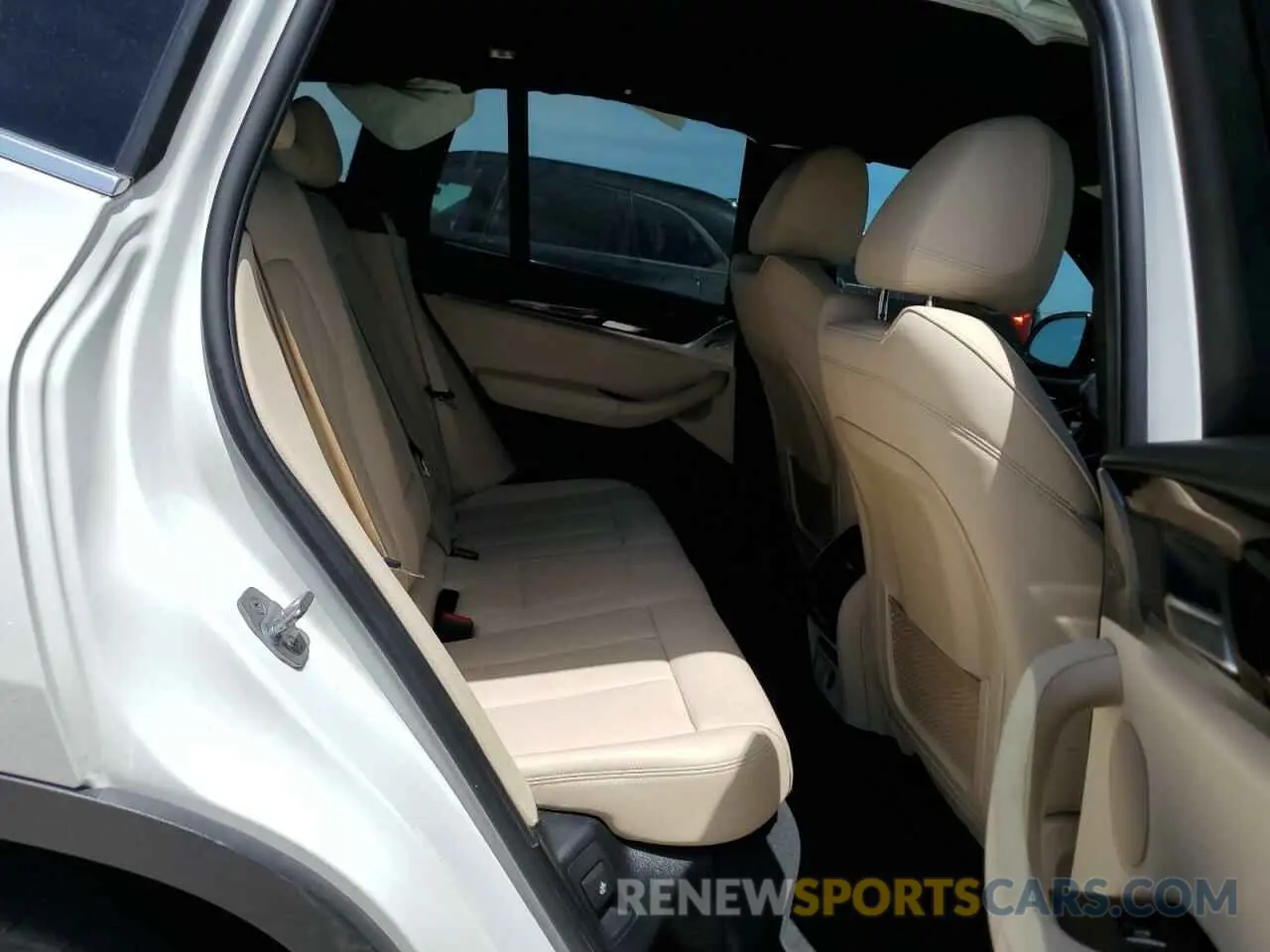 11 Photograph of a damaged car 5UXTR7C52KLA48539 BMW X3 2019