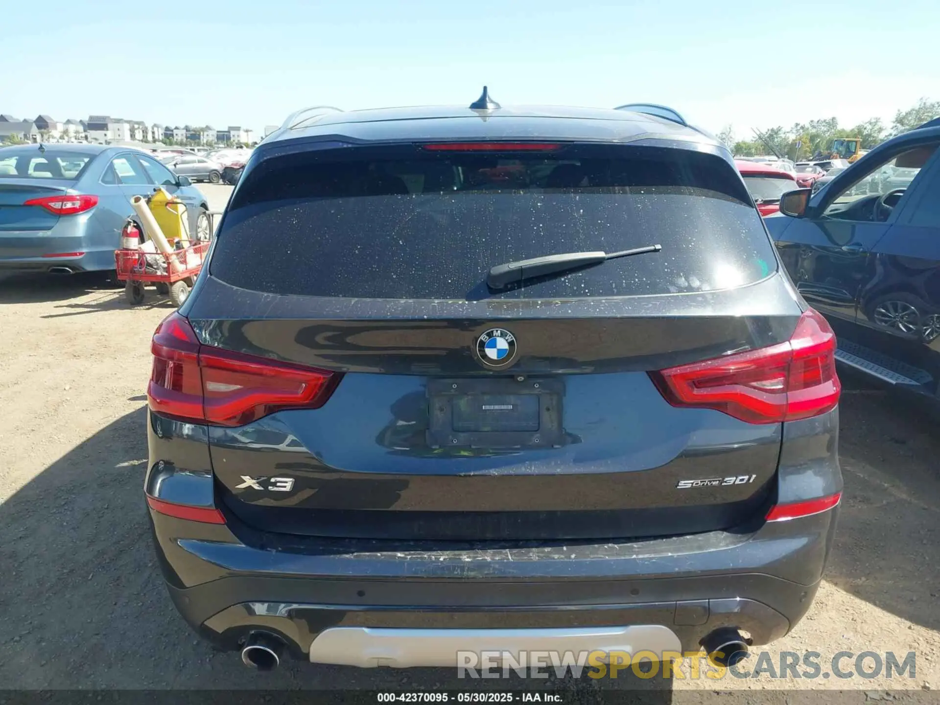 15 Photograph of a damaged car 5UXTR7C52KLE98286 BMW X3 2019