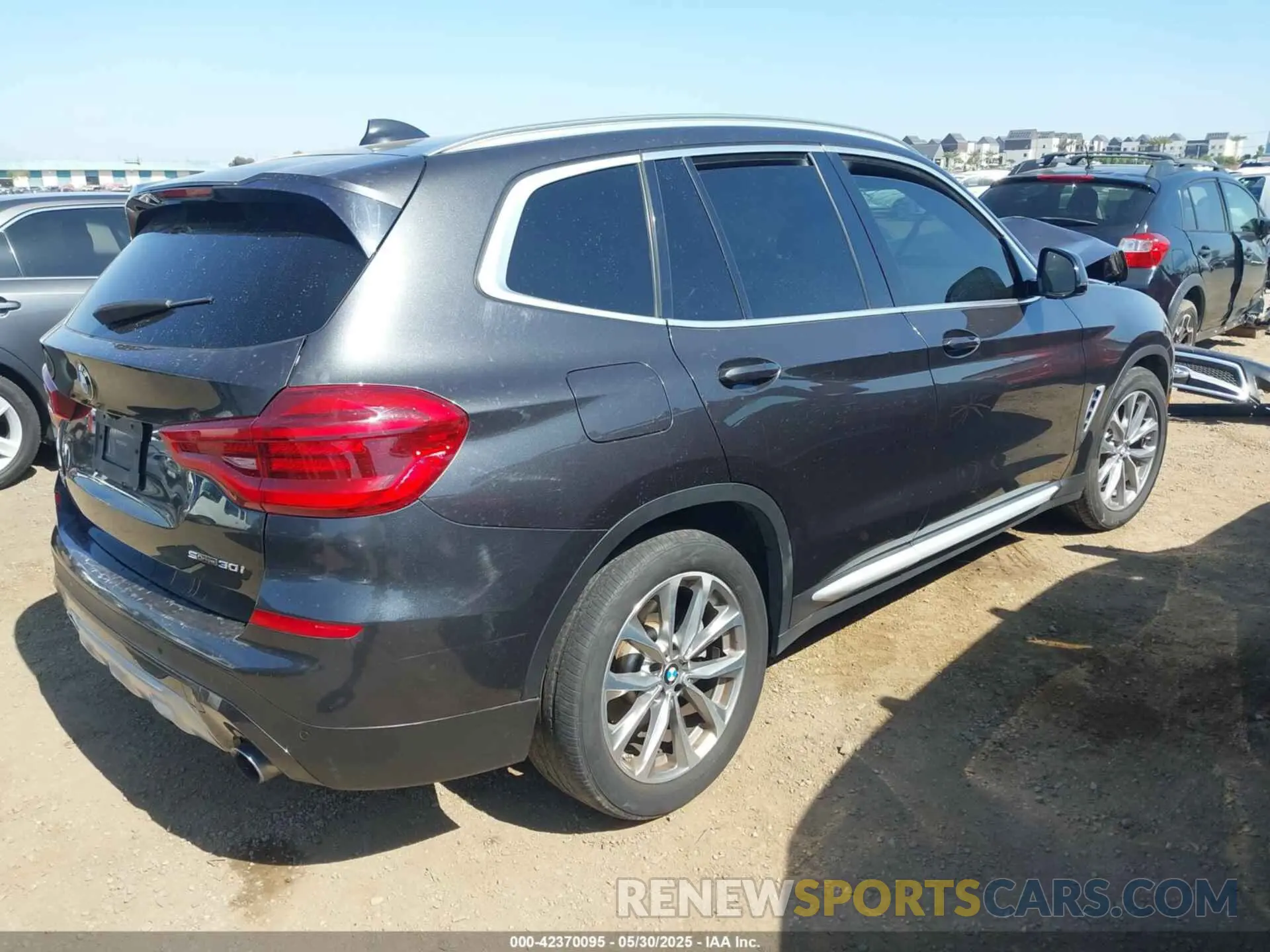 4 Photograph of a damaged car 5UXTR7C52KLE98286 BMW X3 2019