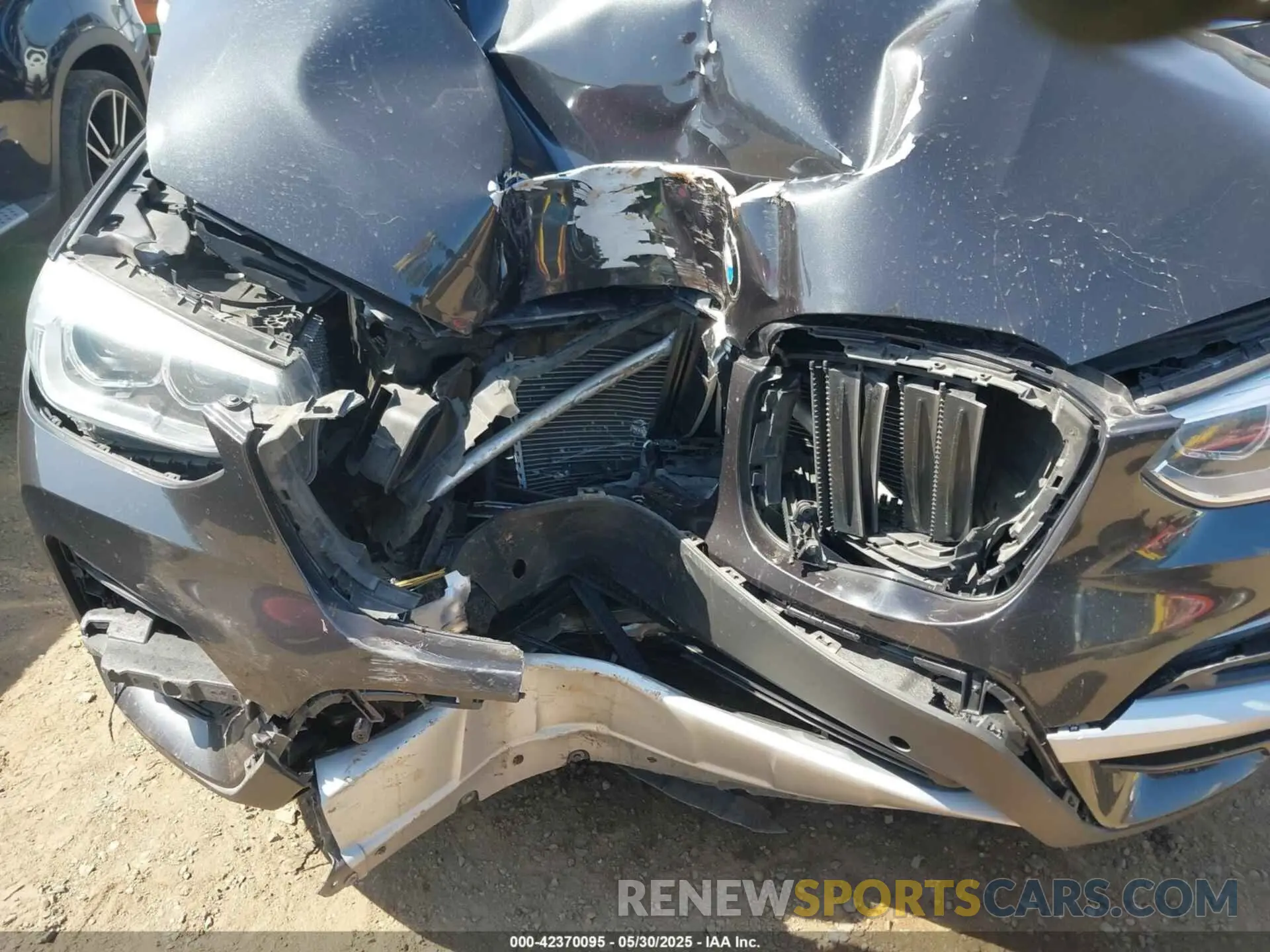 6 Photograph of a damaged car 5UXTR7C52KLE98286 BMW X3 2019