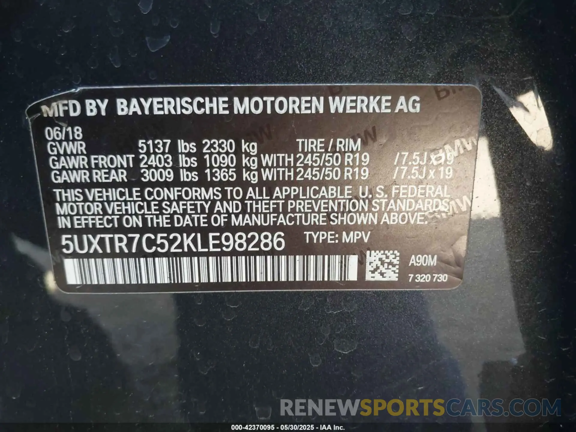 9 Photograph of a damaged car 5UXTR7C52KLE98286 BMW X3 2019