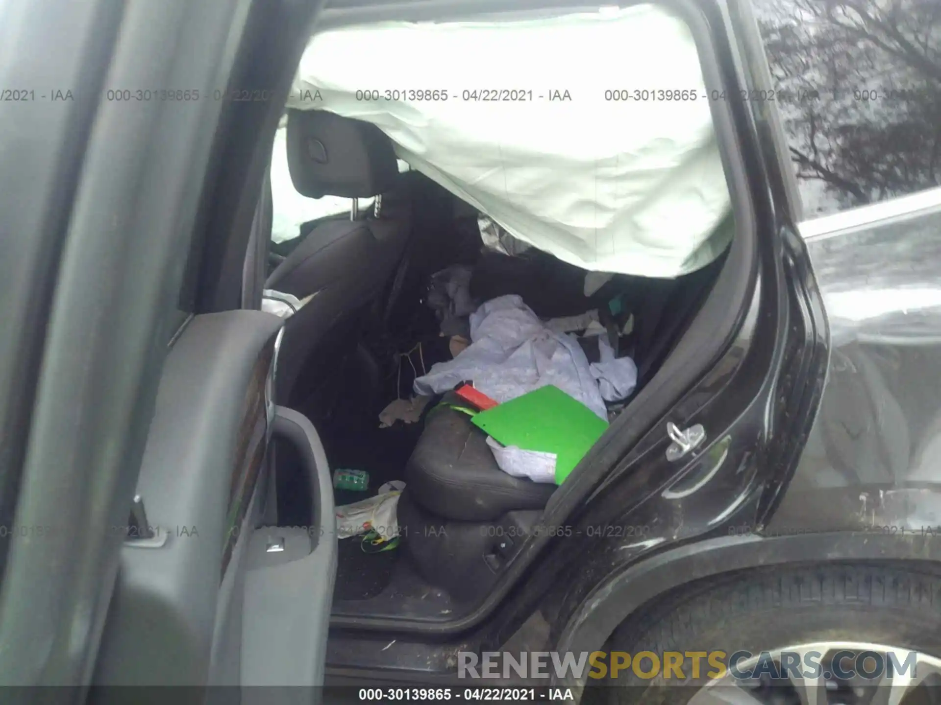 8 Photograph of a damaged car 5UXTR7C52KLF31304 BMW X3 2019