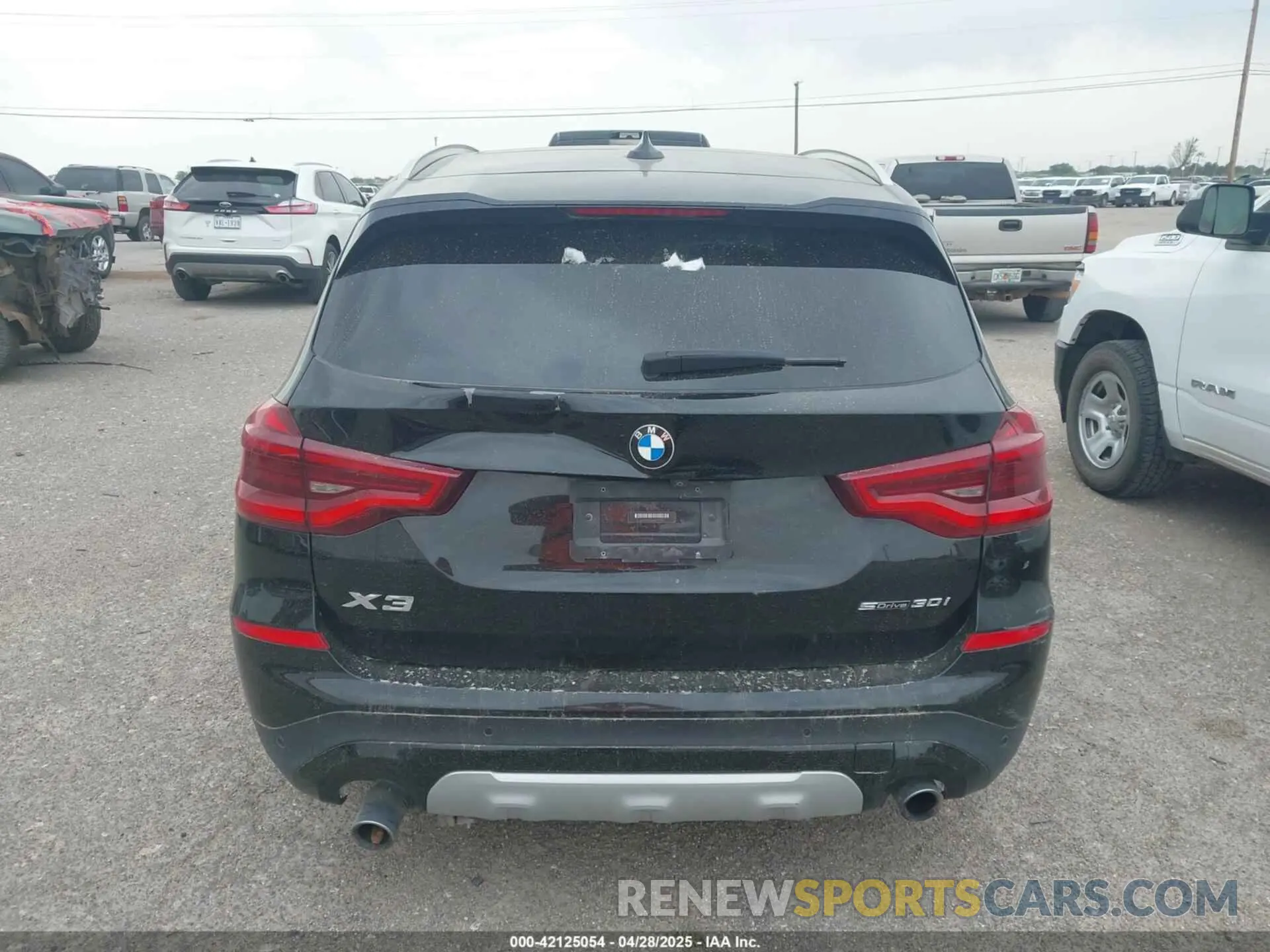 16 Photograph of a damaged car 5UXTR7C52KLF31478 BMW X3 2019