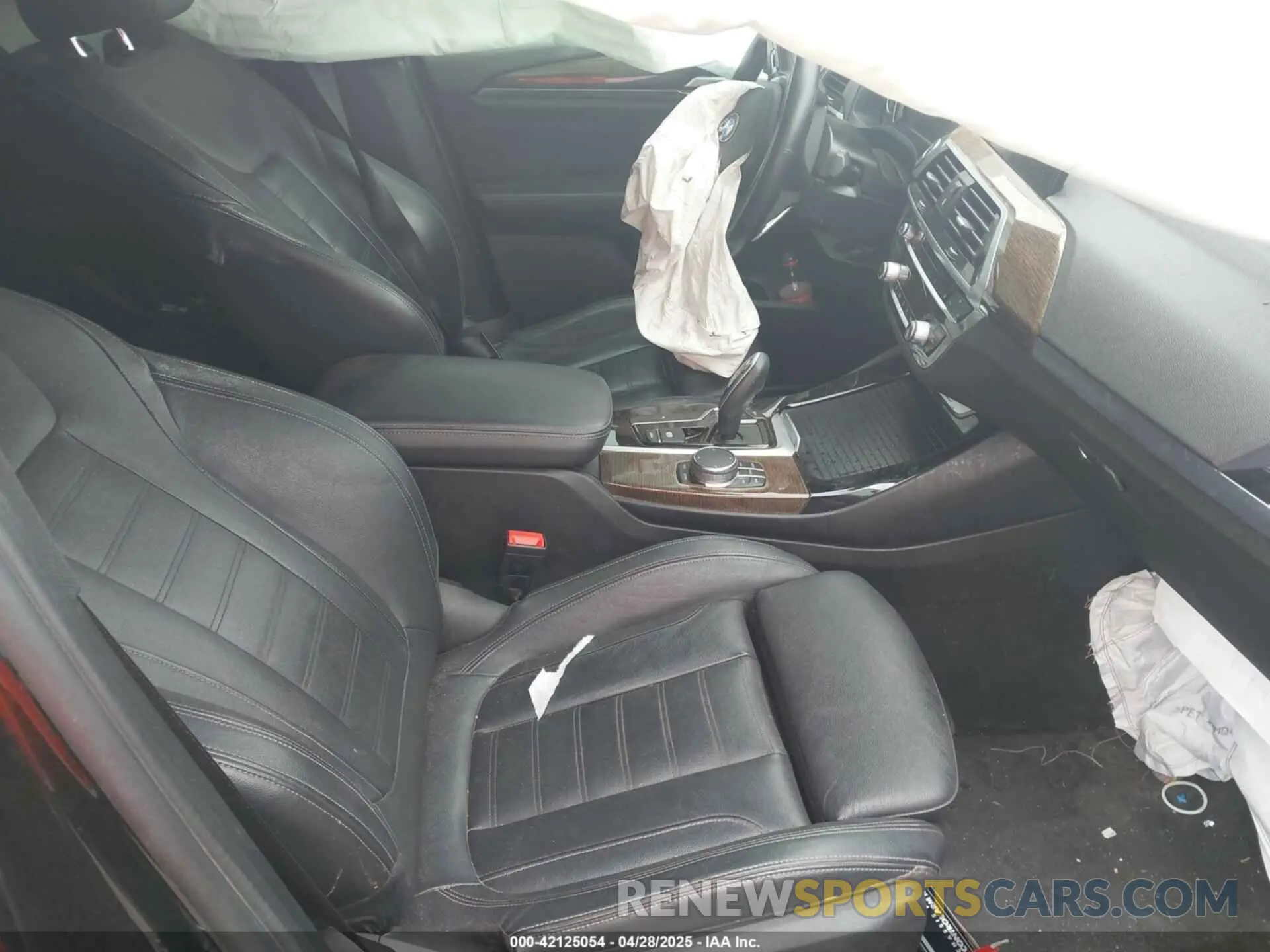5 Photograph of a damaged car 5UXTR7C52KLF31478 BMW X3 2019