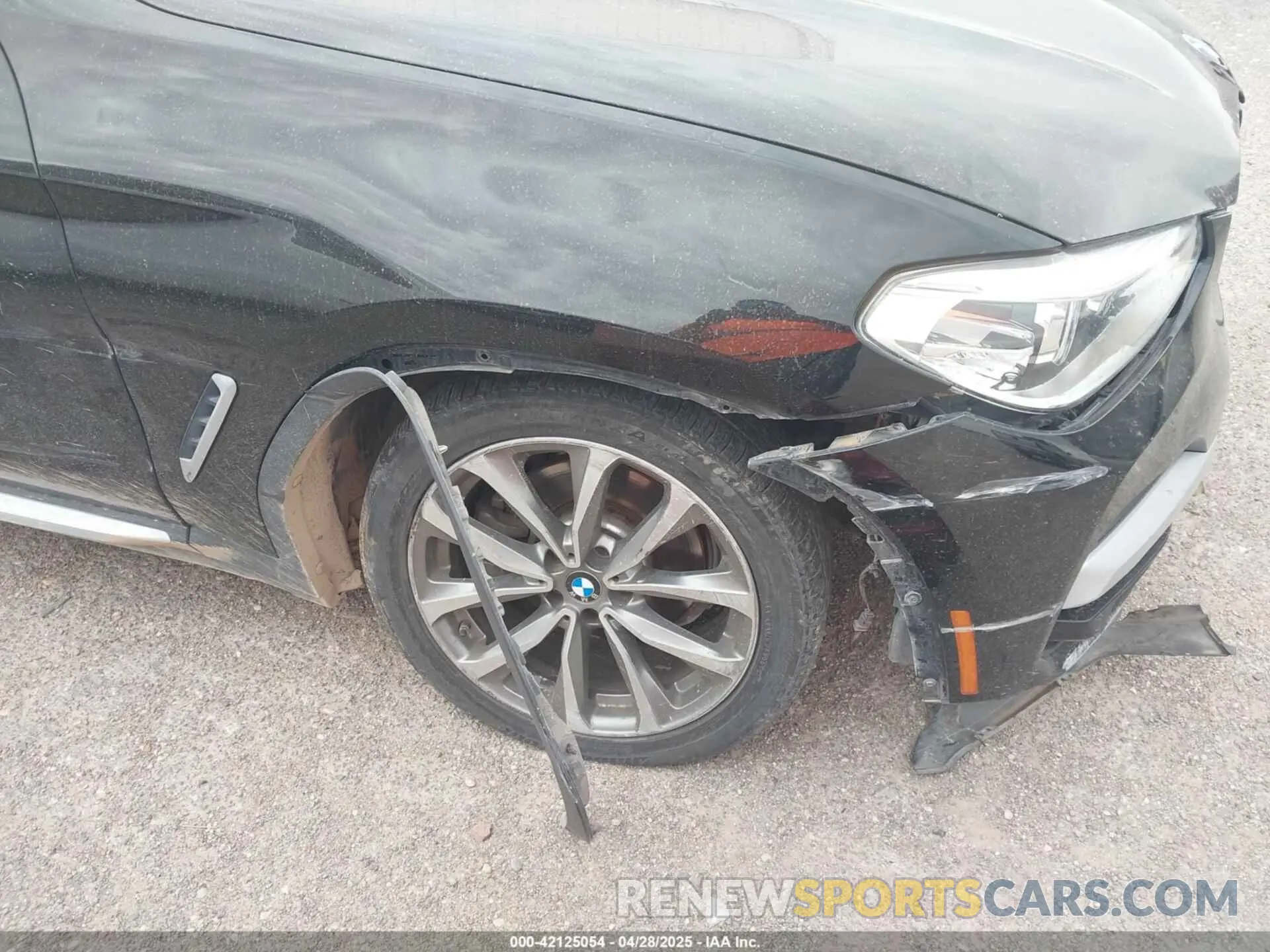 6 Photograph of a damaged car 5UXTR7C52KLF31478 BMW X3 2019