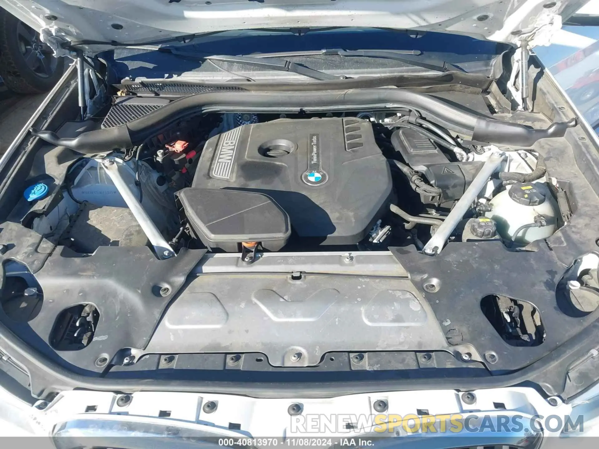 10 Photograph of a damaged car 5UXTR7C52KLF32825 BMW X3 2019