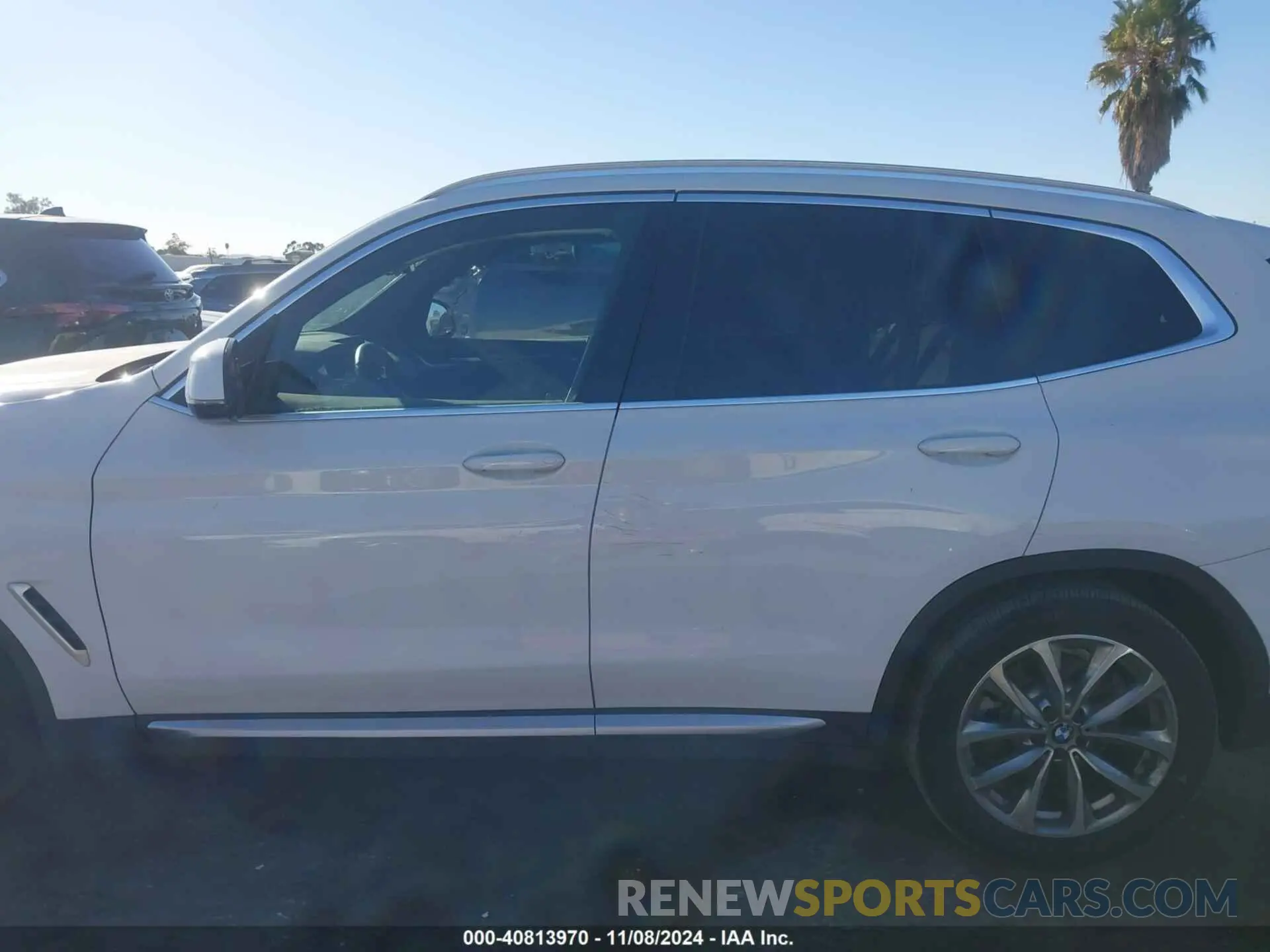 14 Photograph of a damaged car 5UXTR7C52KLF32825 BMW X3 2019