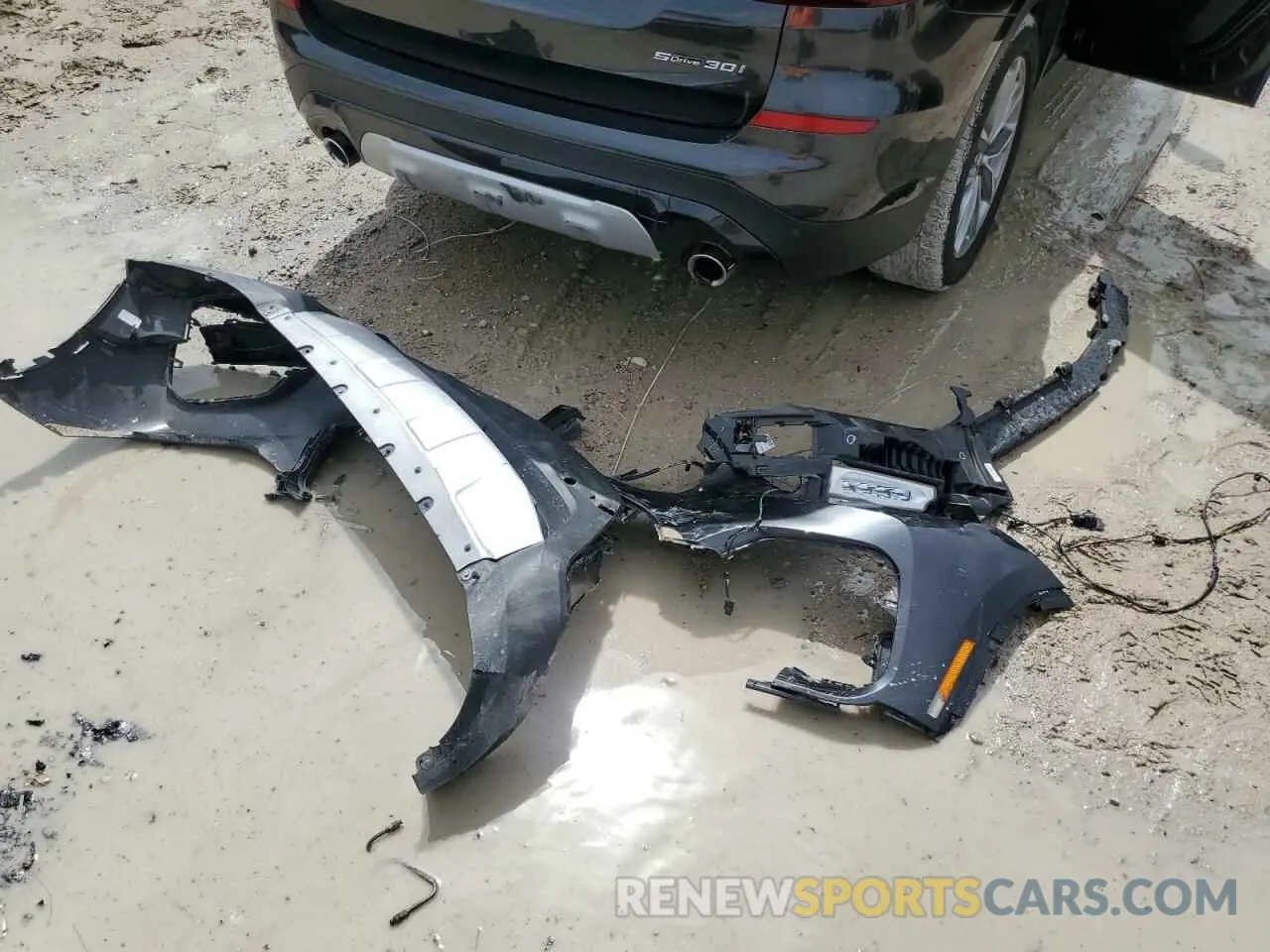 13 Photograph of a damaged car 5UXTR7C52KLR44899 BMW X3 2019