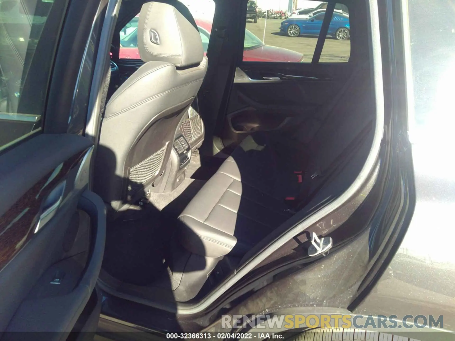 8 Photograph of a damaged car 5UXTR7C52KLR47074 BMW X3 2019