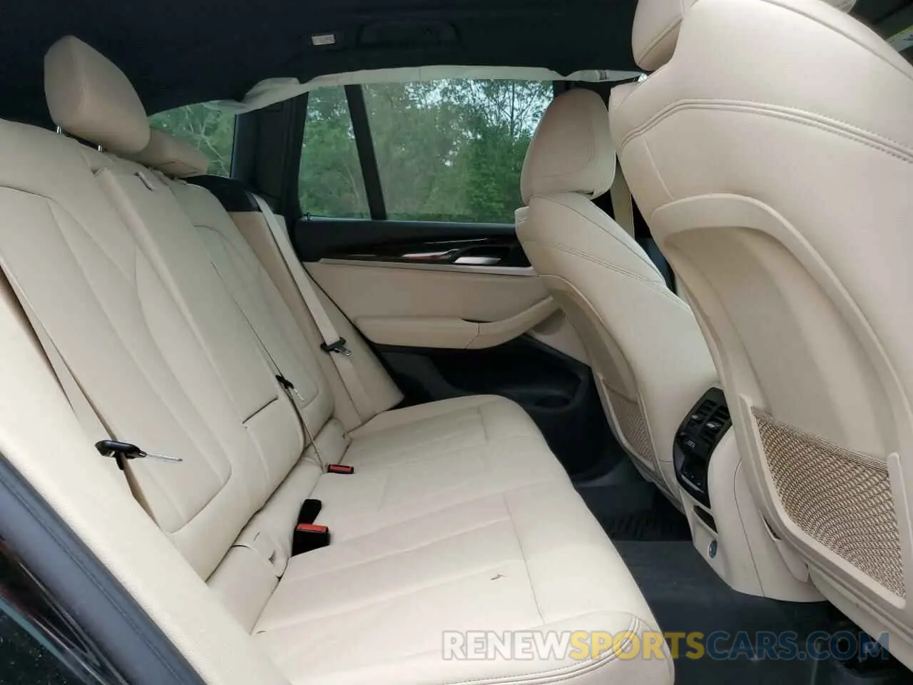 11 Photograph of a damaged car 5UXTR7C52KLR47964 BMW X3 2019