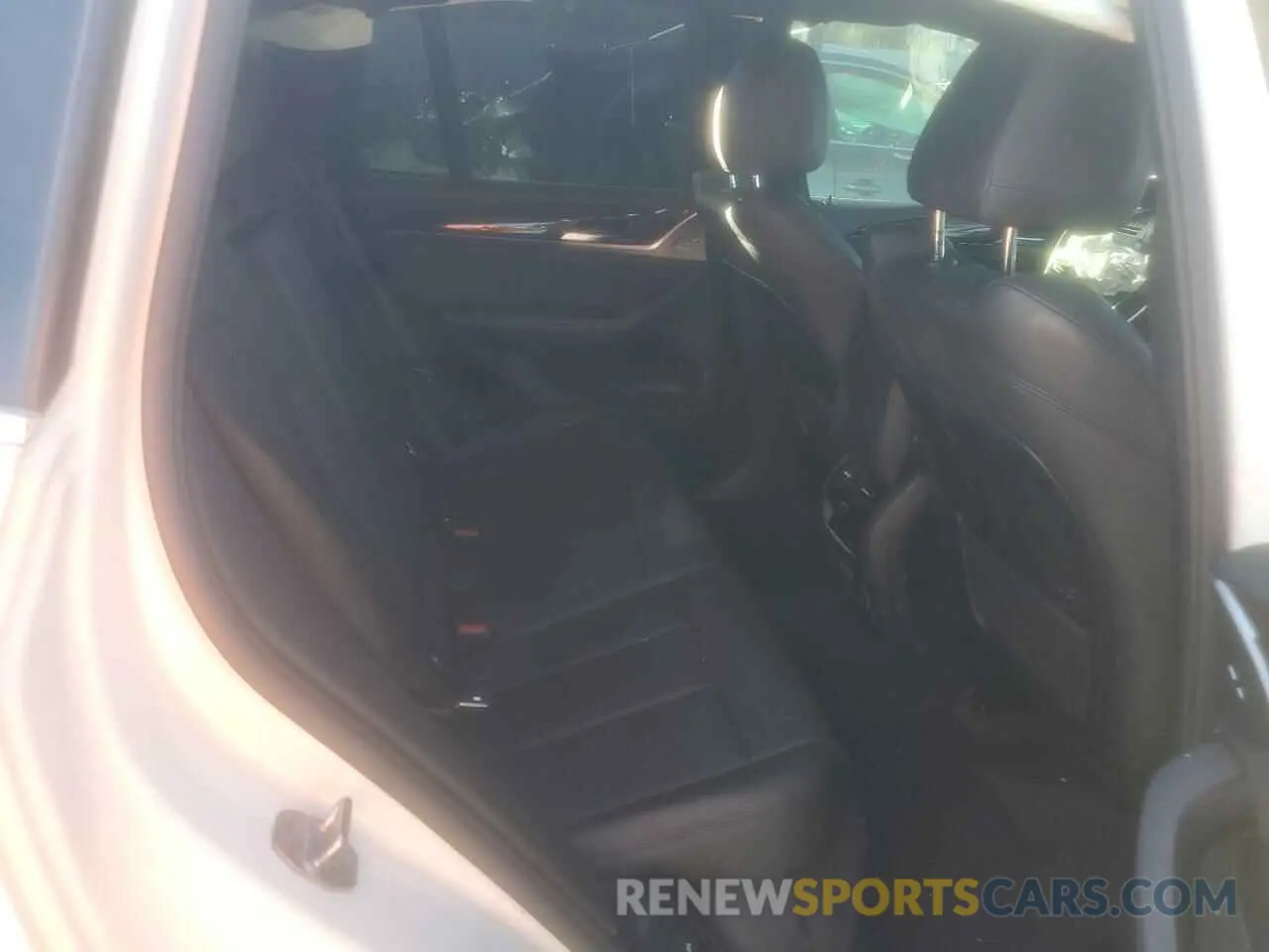 10 Photograph of a damaged car 5UXTR7C52KLR51335 BMW X3 2019
