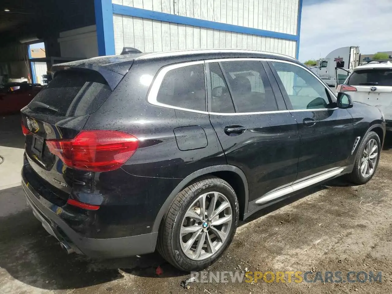 3 Photograph of a damaged car 5UXTR7C52KLR51402 BMW X3 2019