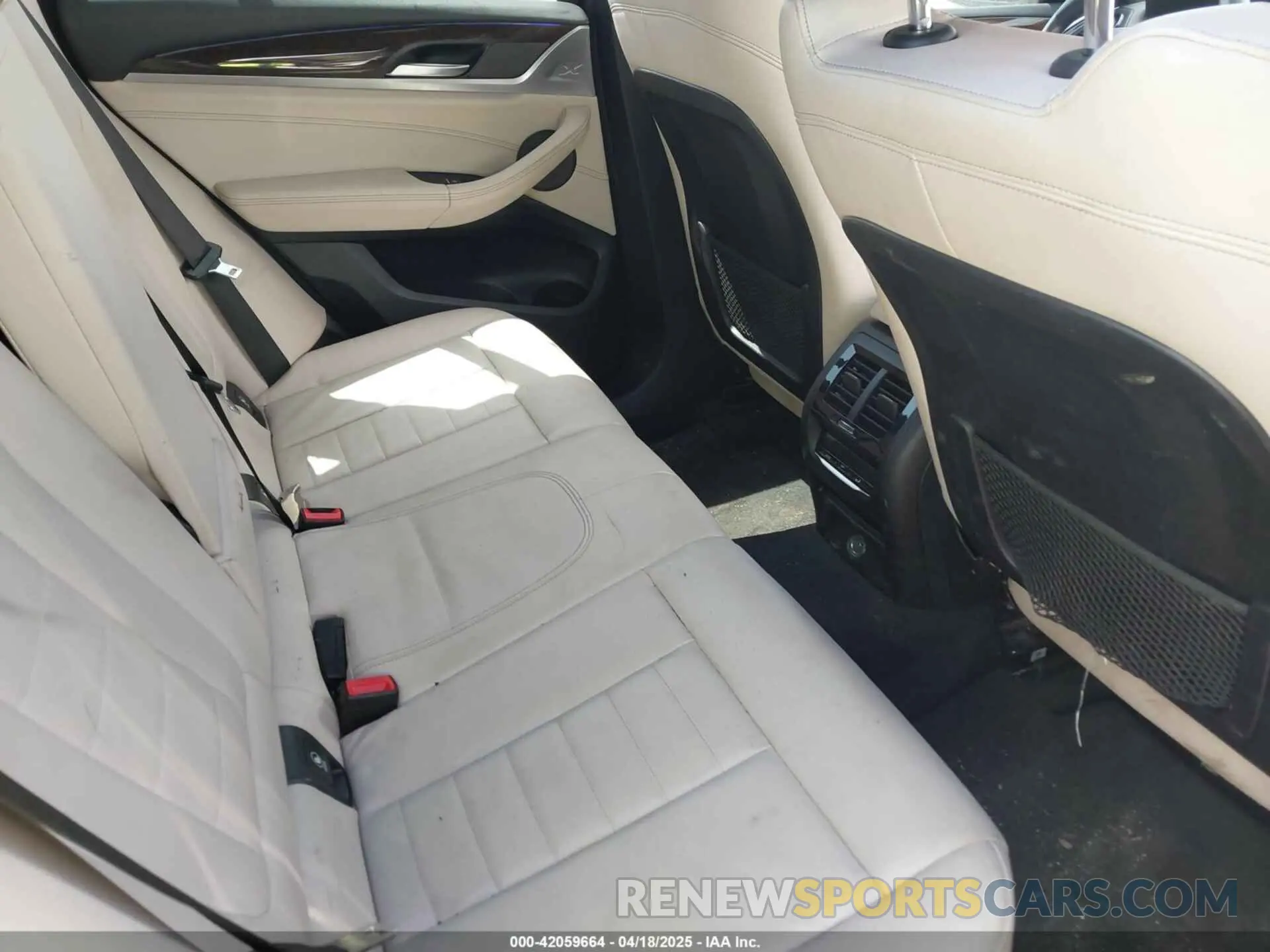 8 Photograph of a damaged car 5UXTR7C53KLR45382 BMW X3 2019