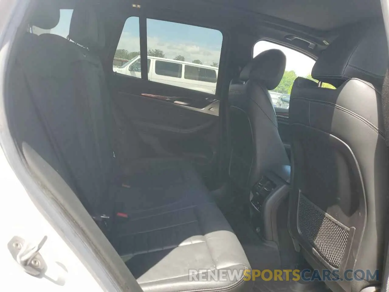 11 Photograph of a damaged car 5UXTR7C53KLR50744 BMW X3 2019
