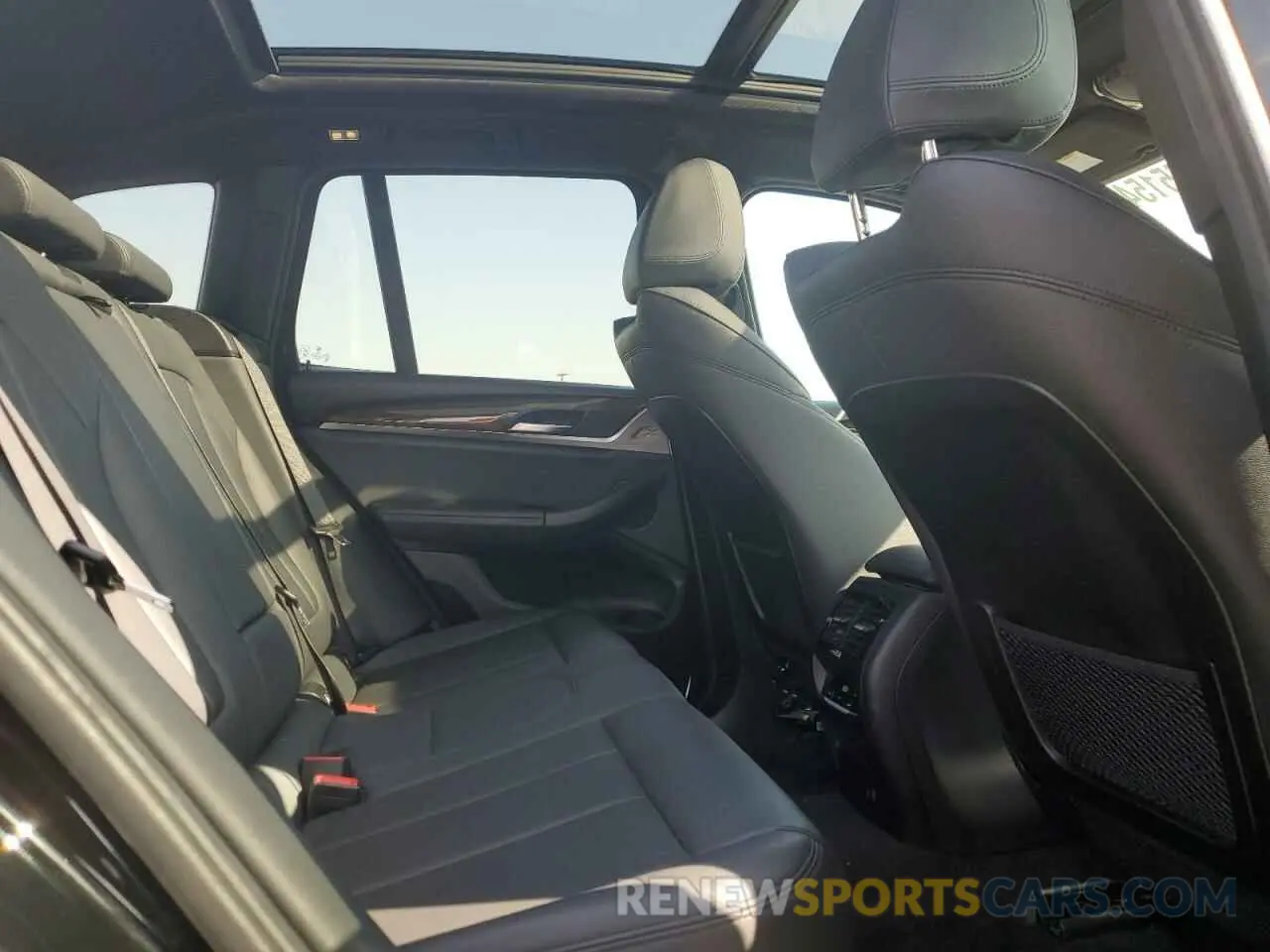 11 Photograph of a damaged car 5UXTR7C54KLF24340 BMW X3 2019