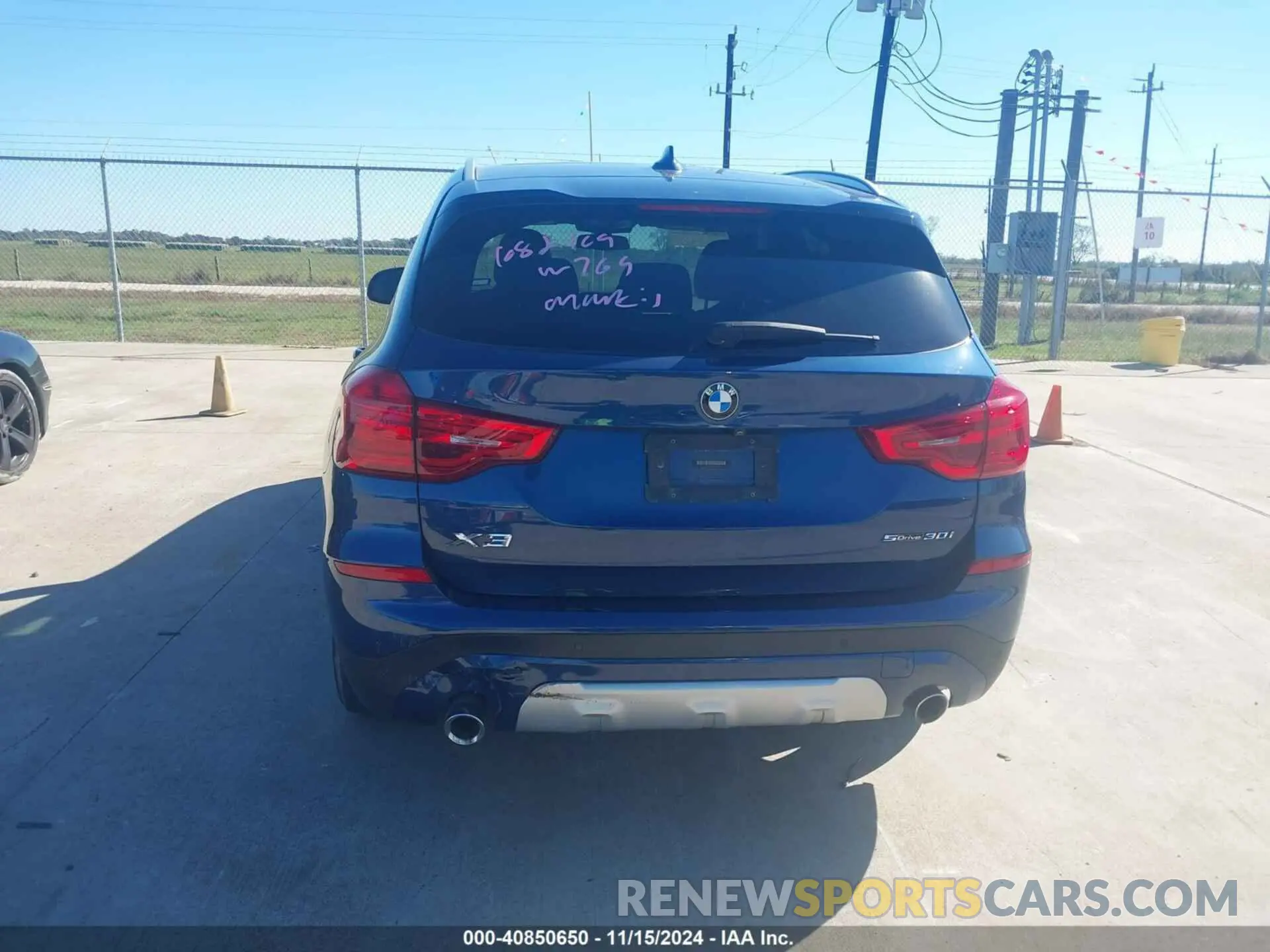 16 Photograph of a damaged car 5UXTR7C54KLF30400 BMW X3 2019