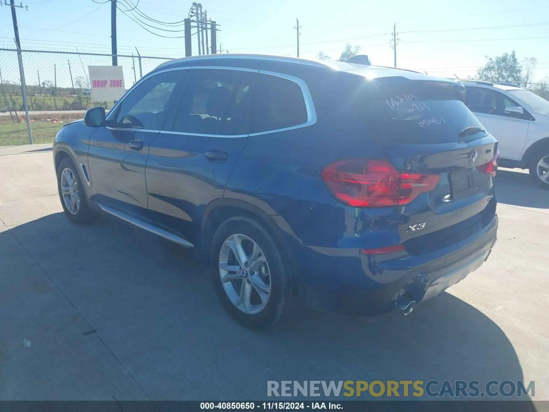 3 Photograph of a damaged car 5UXTR7C54KLF30400 BMW X3 2019