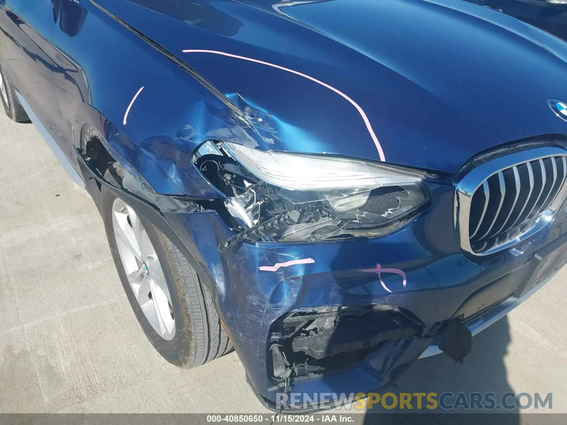 6 Photograph of a damaged car 5UXTR7C54KLF30400 BMW X3 2019