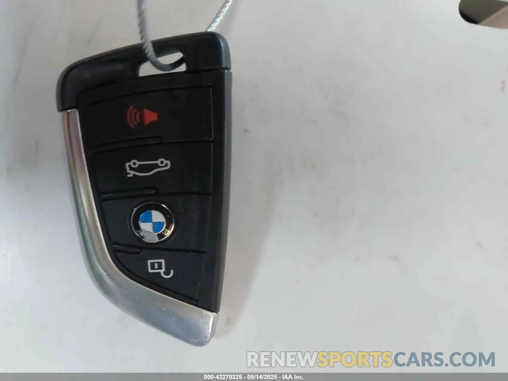 11 Photograph of a damaged car 5UXTR7C54KLF32275 BMW X3 2019