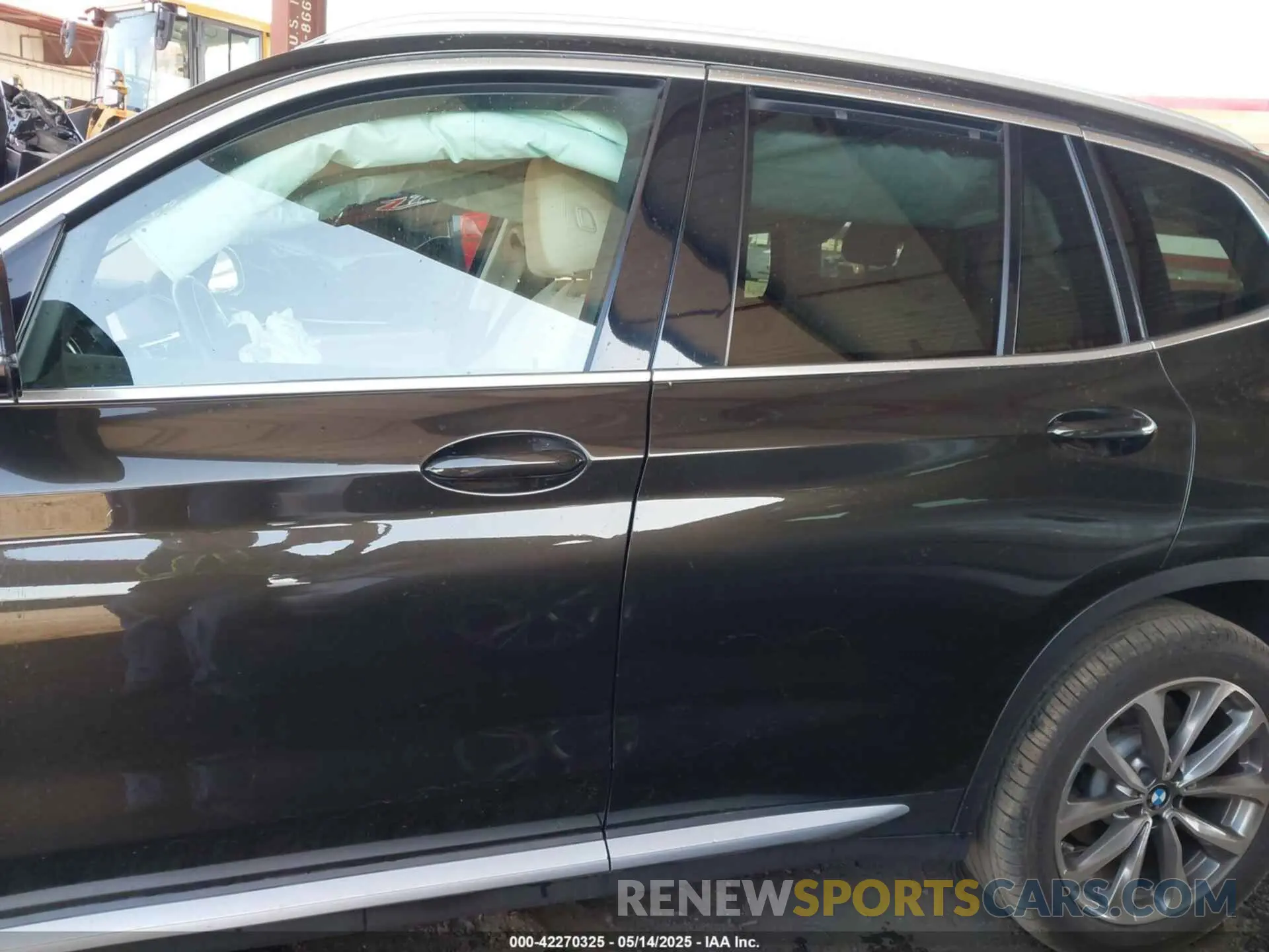 14 Photograph of a damaged car 5UXTR7C54KLF32275 BMW X3 2019