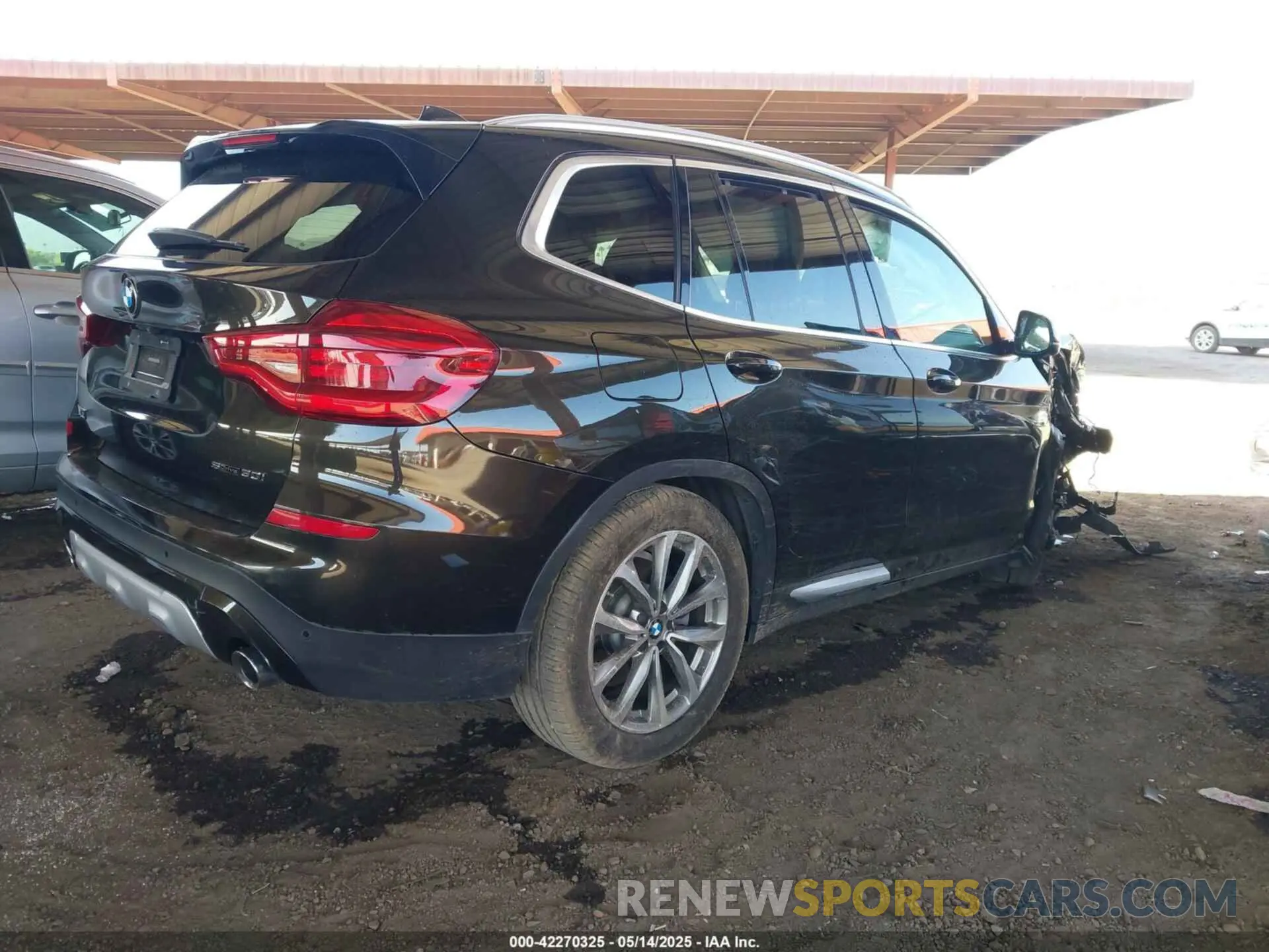 4 Photograph of a damaged car 5UXTR7C54KLF32275 BMW X3 2019