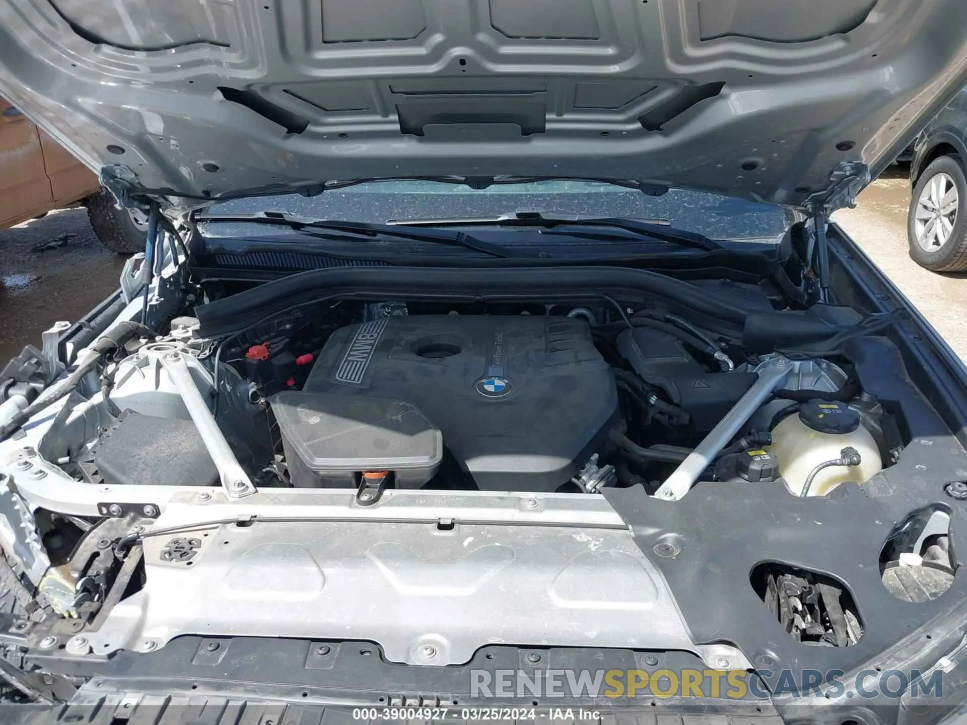 10 Photograph of a damaged car 5UXTR7C54KLF33667 BMW X3 2019