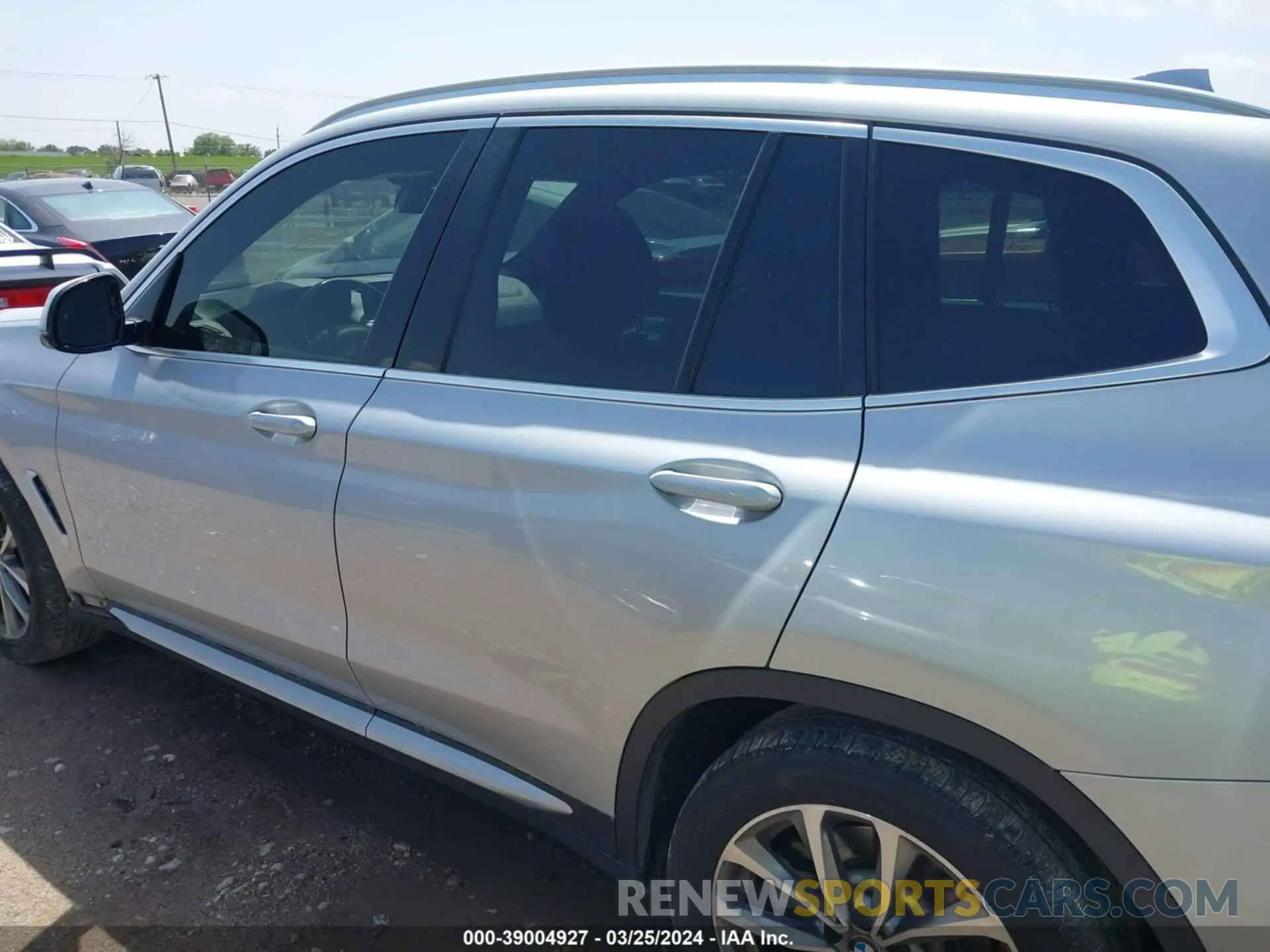 15 Photograph of a damaged car 5UXTR7C54KLF33667 BMW X3 2019