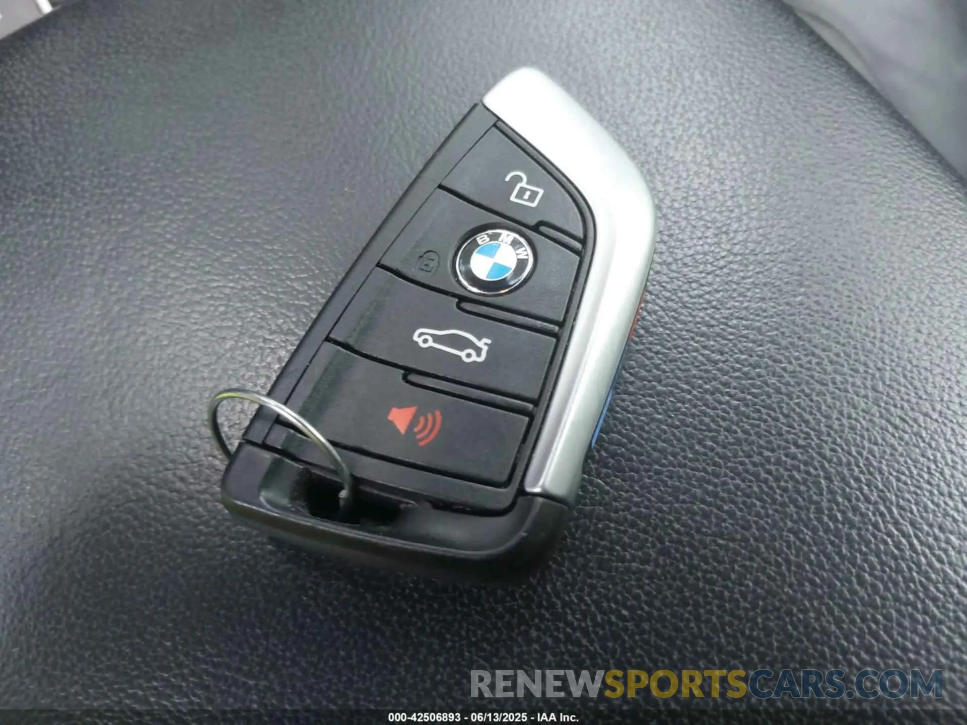 11 Photograph of a damaged car 5UXTR7C54KLF33863 BMW X3 2019
