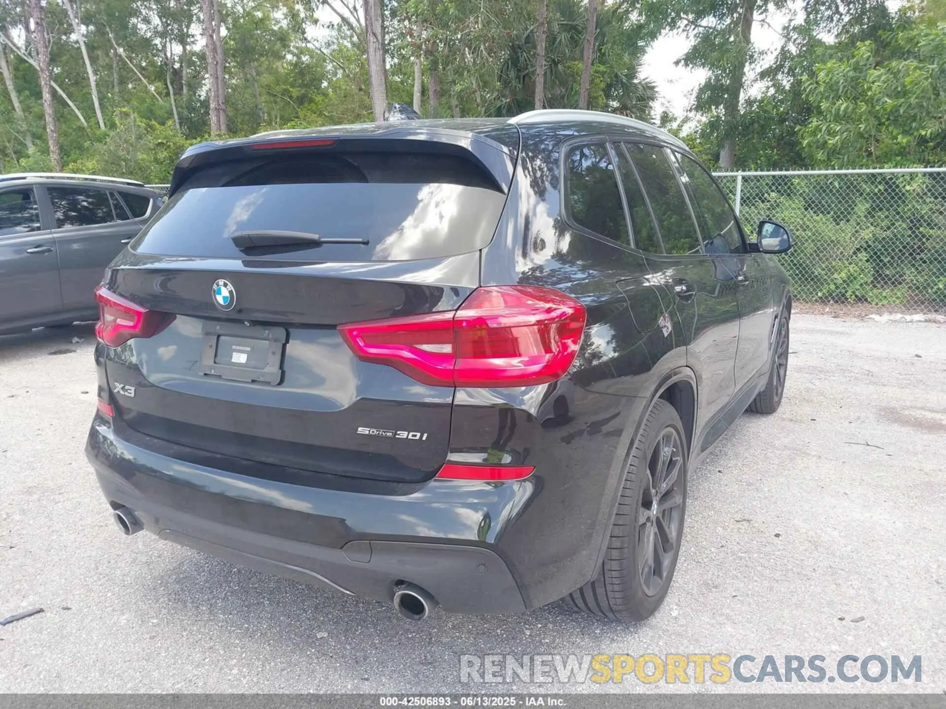 4 Photograph of a damaged car 5UXTR7C54KLF33863 BMW X3 2019