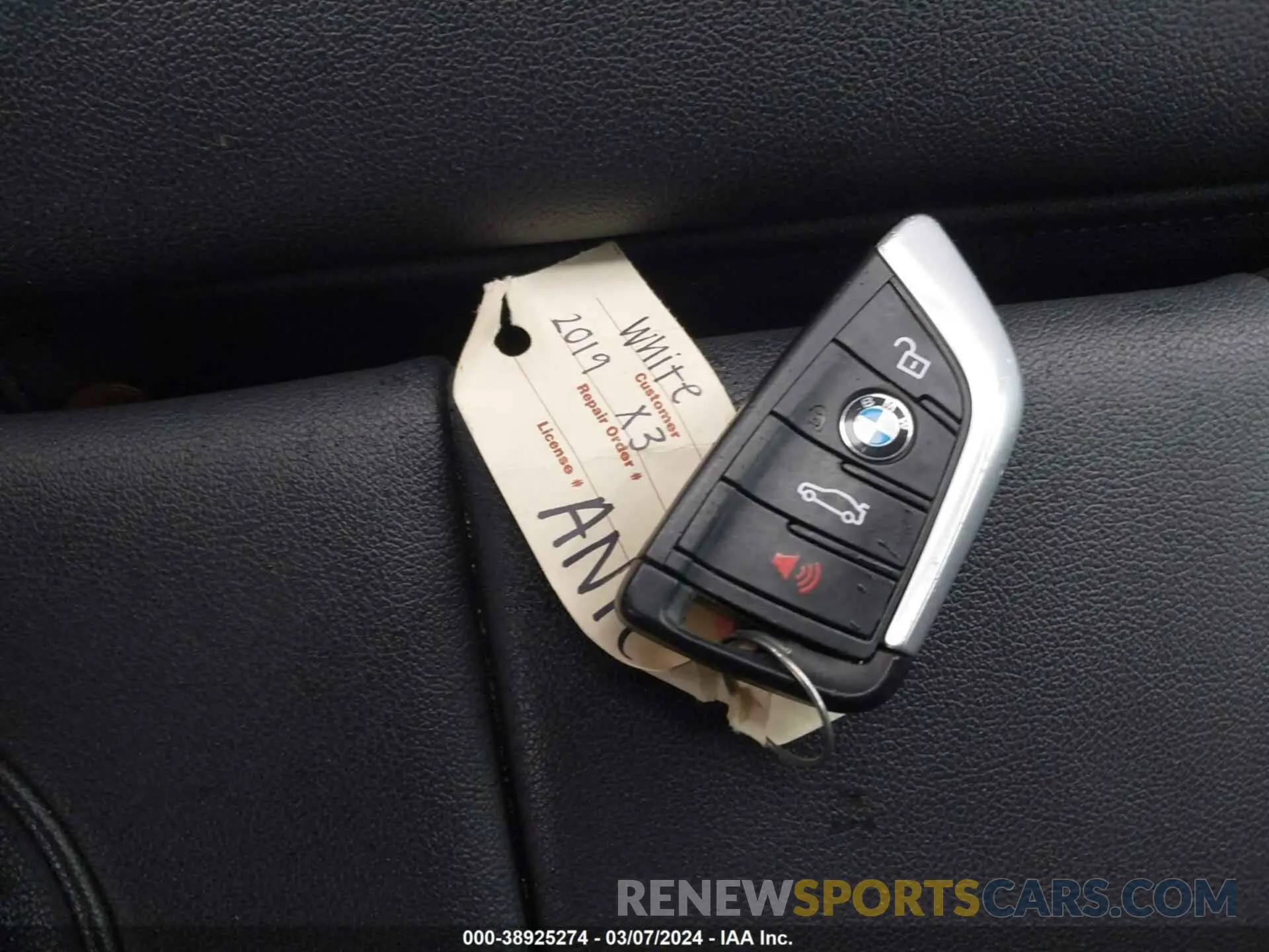 11 Photograph of a damaged car 5UXTR7C54KLF36116 BMW X3 2019
