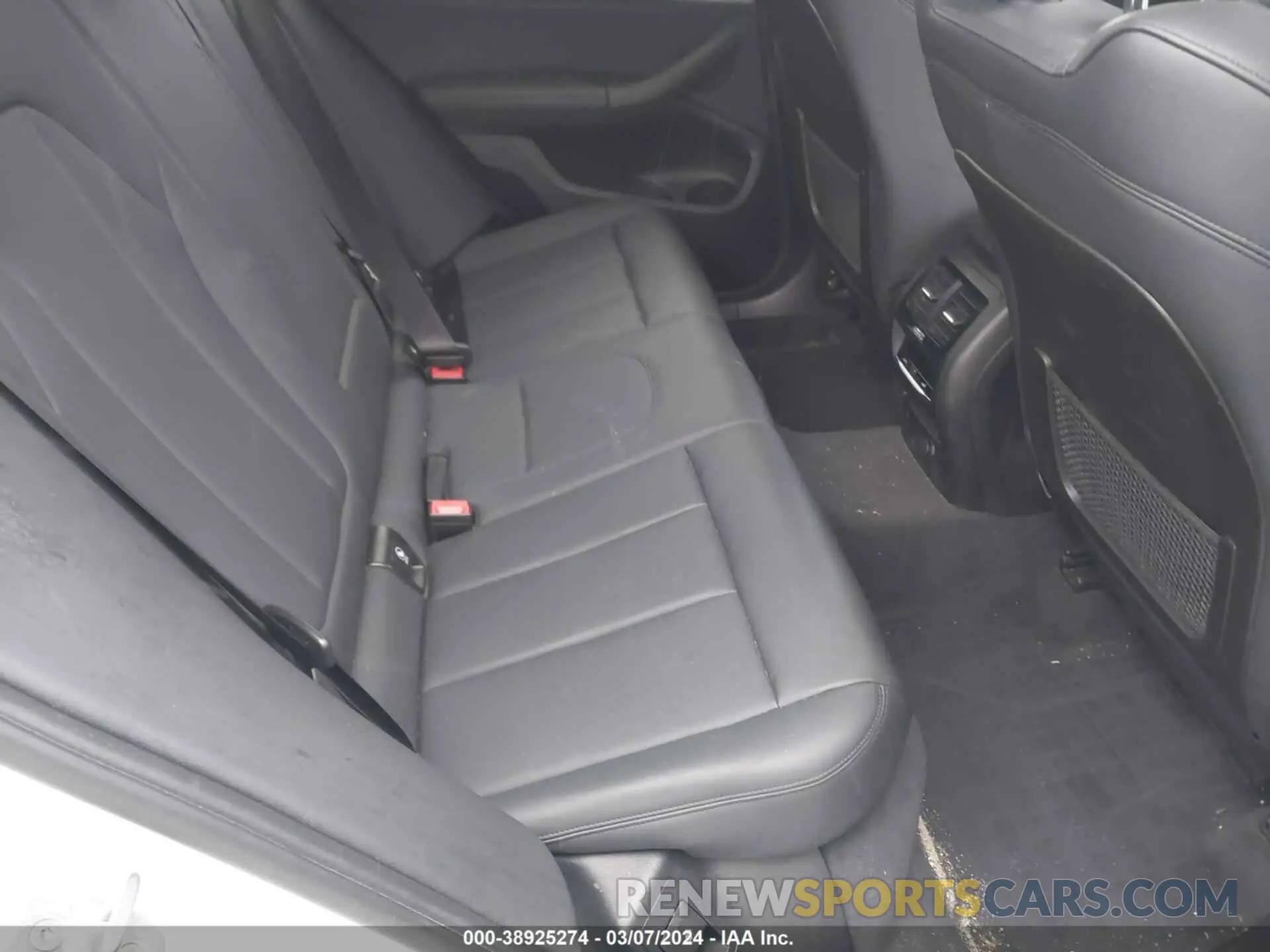 8 Photograph of a damaged car 5UXTR7C54KLF36116 BMW X3 2019