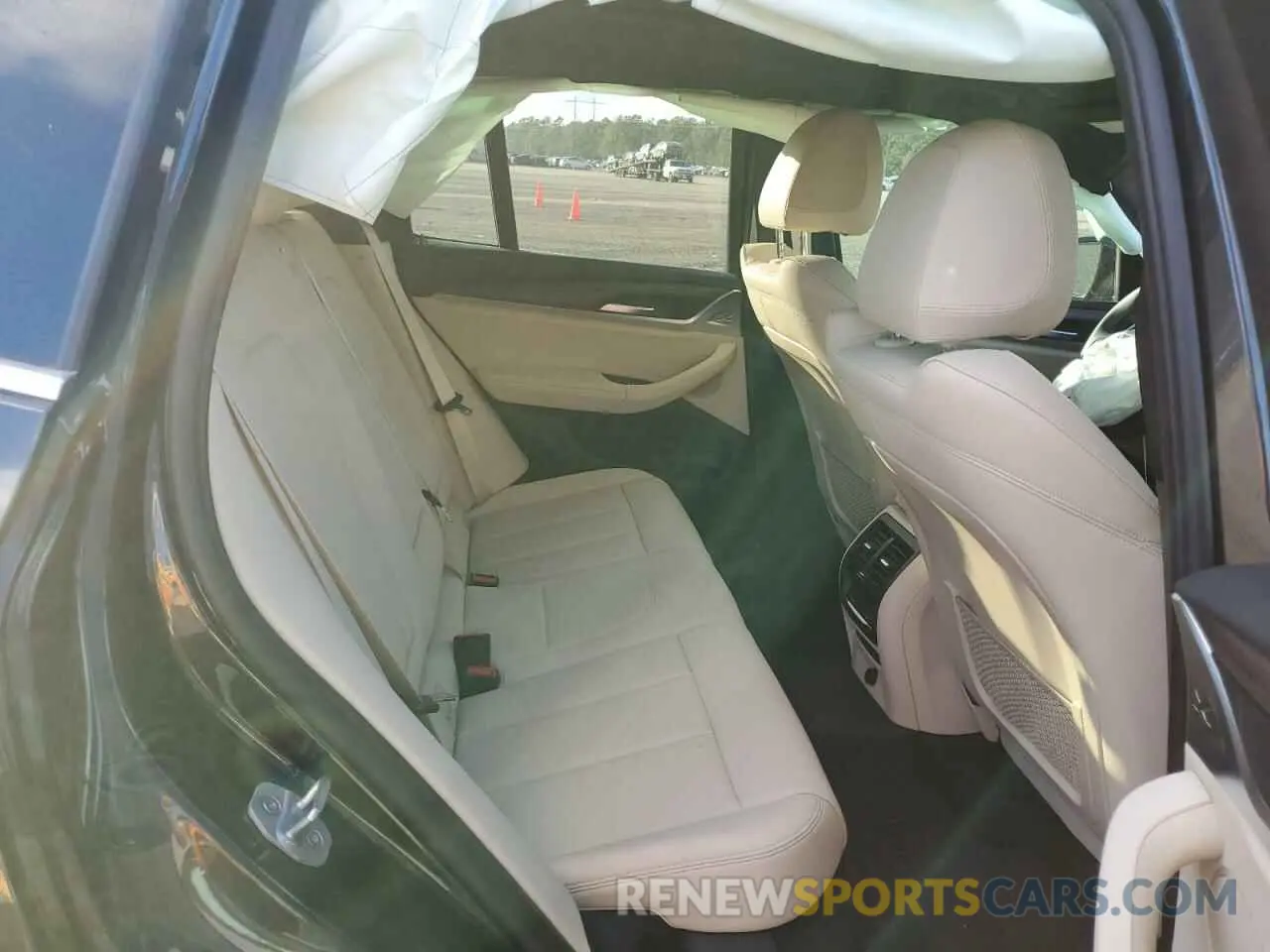 6 Photograph of a damaged car 5UXTR7C54KLR49408 BMW X3 2019