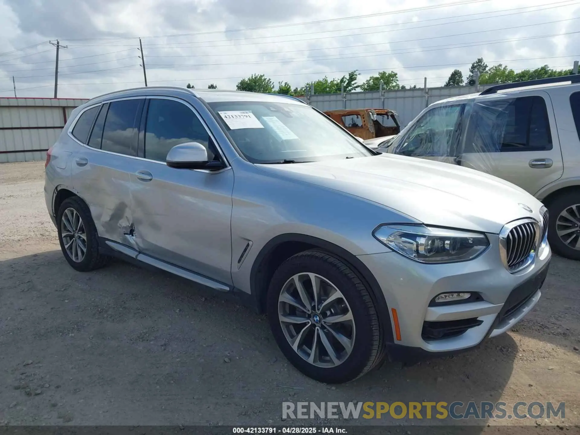 1 Photograph of a damaged car 5UXTR7C54KLR52907 BMW X3 2019