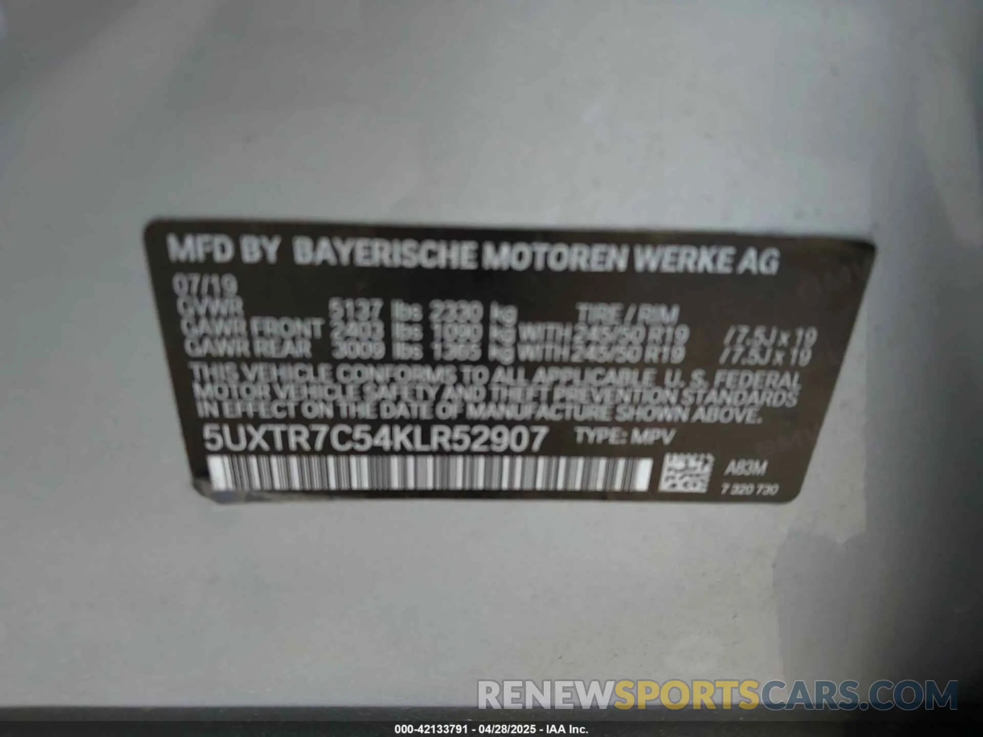 9 Photograph of a damaged car 5UXTR7C54KLR52907 BMW X3 2019