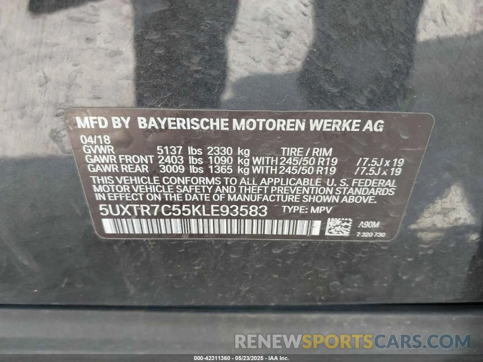 9 Photograph of a damaged car 5UXTR7C55KLE93583 BMW X3 2019