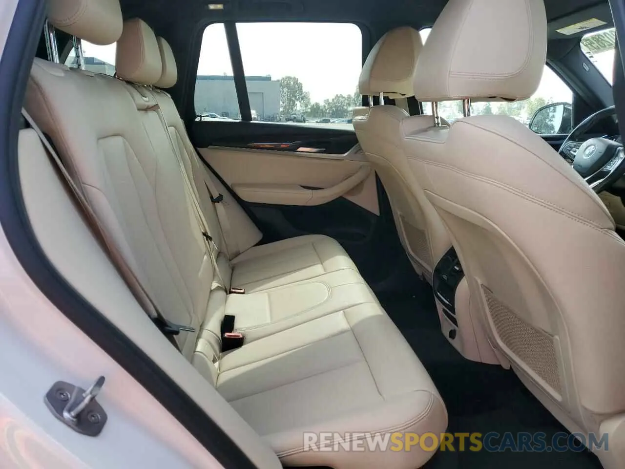 11 Photograph of a damaged car 5UXTR7C55KLE93812 BMW X3 2019
