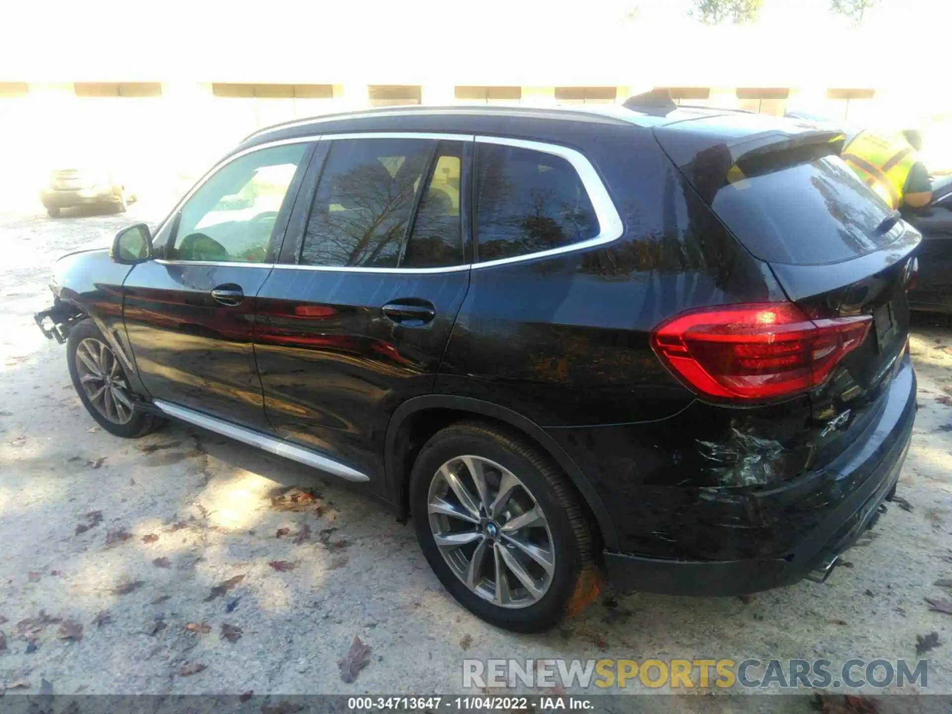 3 Photograph of a damaged car 5UXTR7C55KLE96208 BMW X3 2019