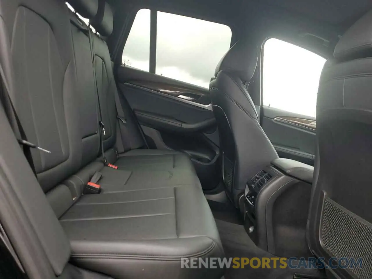 11 Photograph of a damaged car 5UXTR7C55KLR44556 BMW X3 2019