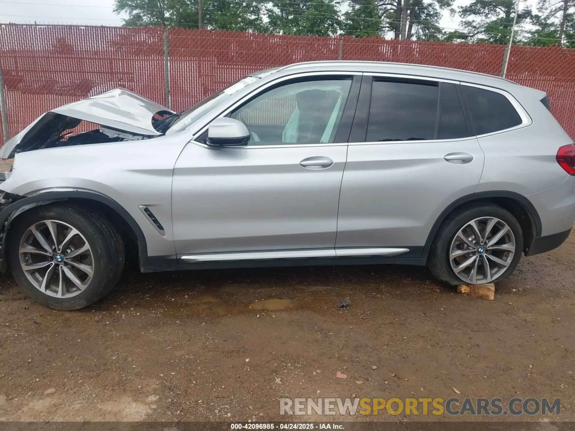 15 Photograph of a damaged car 5UXTR7C55KLR47196 BMW X3 2019