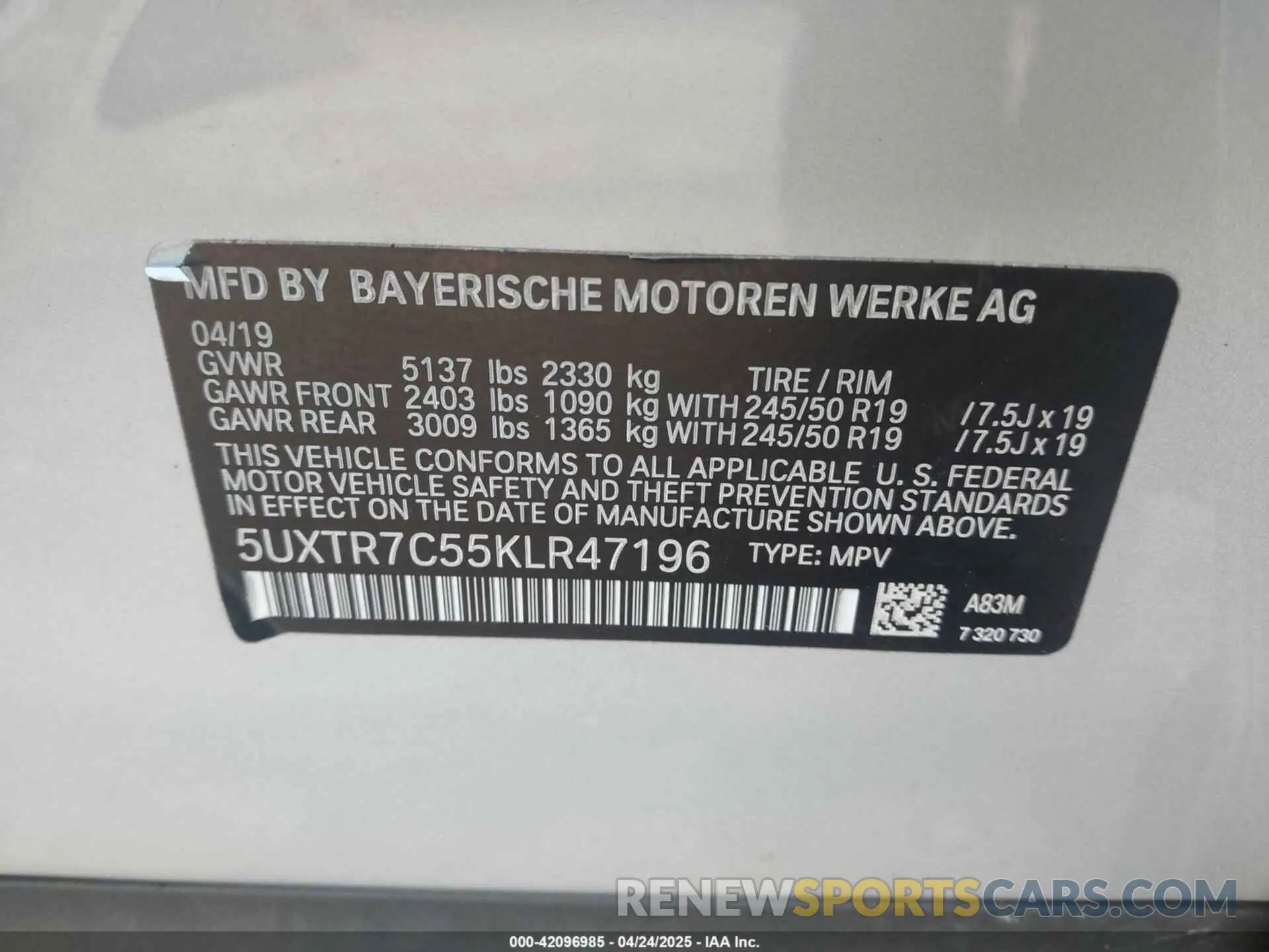 9 Photograph of a damaged car 5UXTR7C55KLR47196 BMW X3 2019