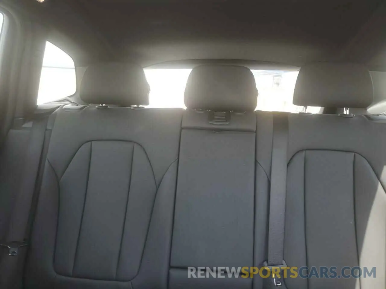 10 Photograph of a damaged car 5UXTR7C55KLR49045 BMW X3 2019