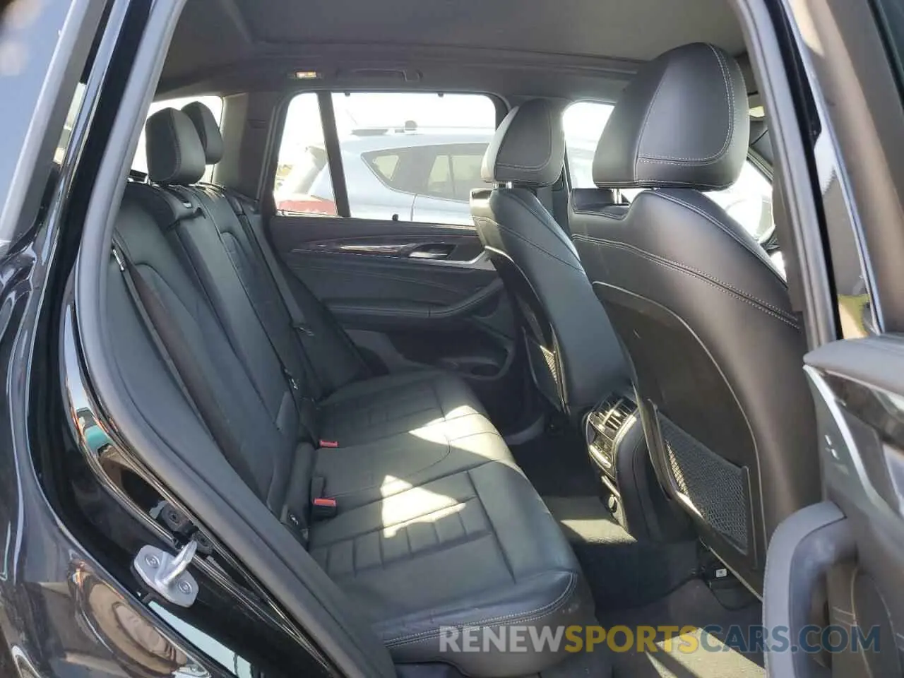 11 Photograph of a damaged car 5UXTR7C55KLR50051 BMW X3 2019