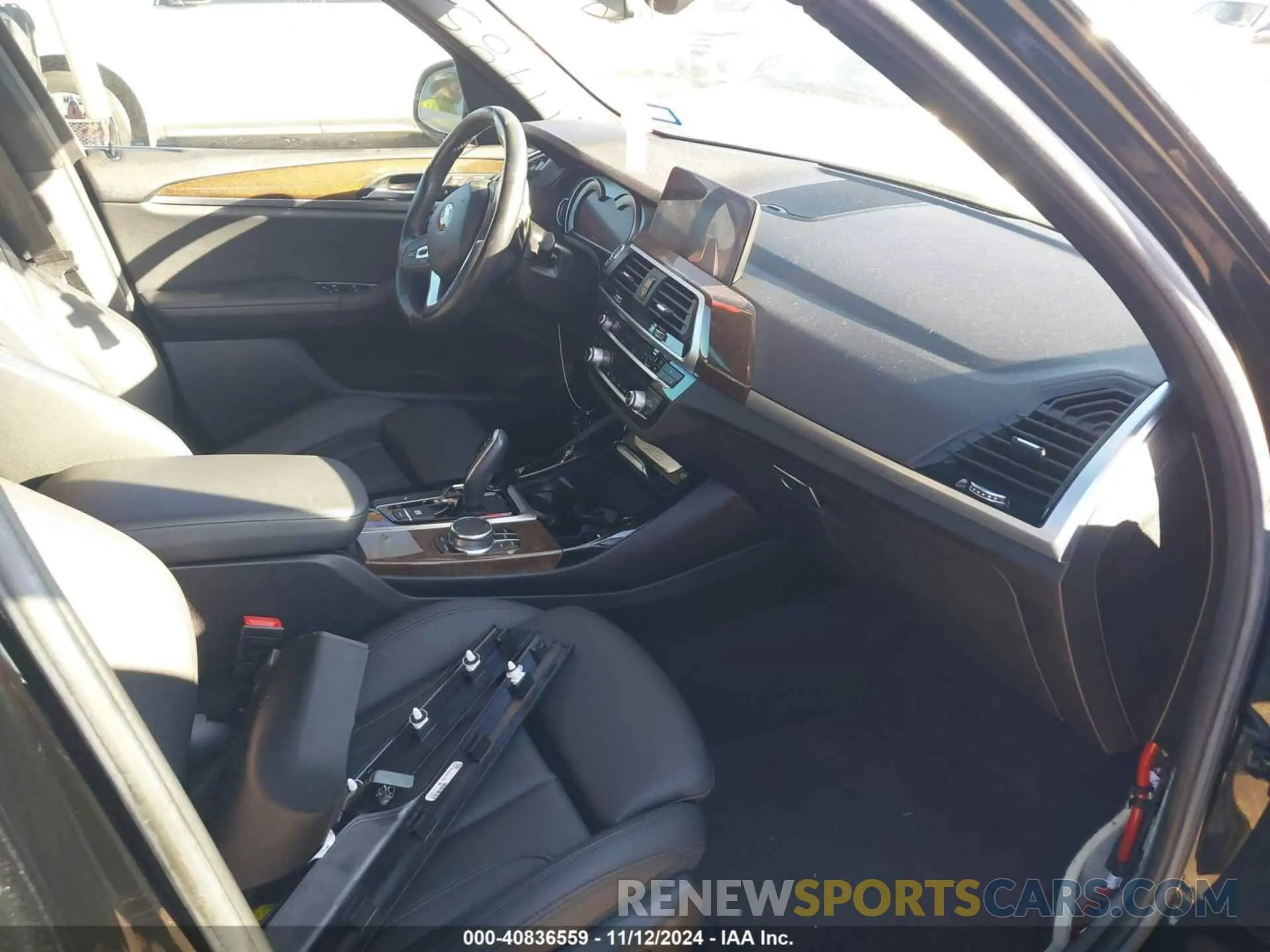 5 Photograph of a damaged car 5UXTR7C55KLR50793 BMW X3 2019