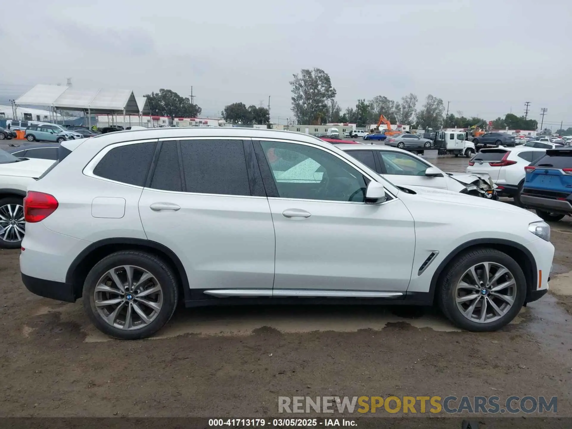 13 Photograph of a damaged car 5UXTR7C55KLR52589 BMW X3 2019