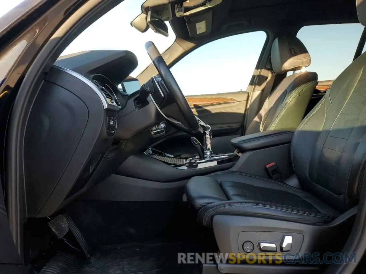 7 Photograph of a damaged car 5UXTR7C56KLE94886 BMW X3 2019