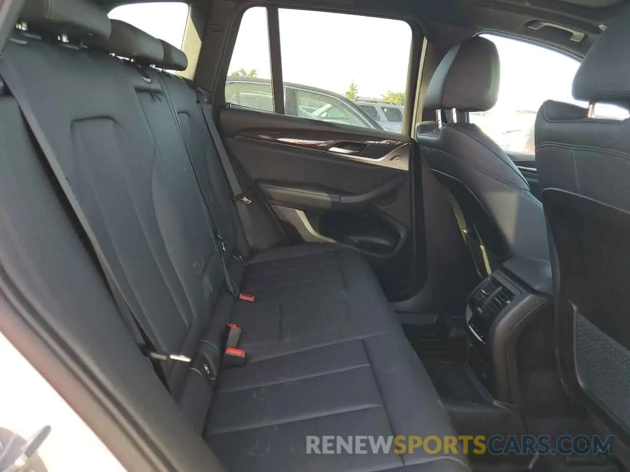 11 Photograph of a damaged car 5UXTR7C56KLE96167 BMW X3 2019
