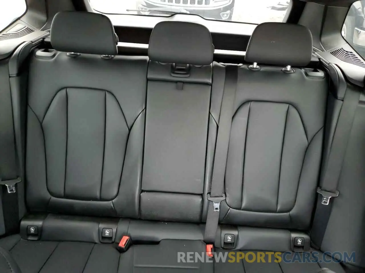 10 Photograph of a damaged car 5UXTR7C56KLE98503 BMW X3 2019