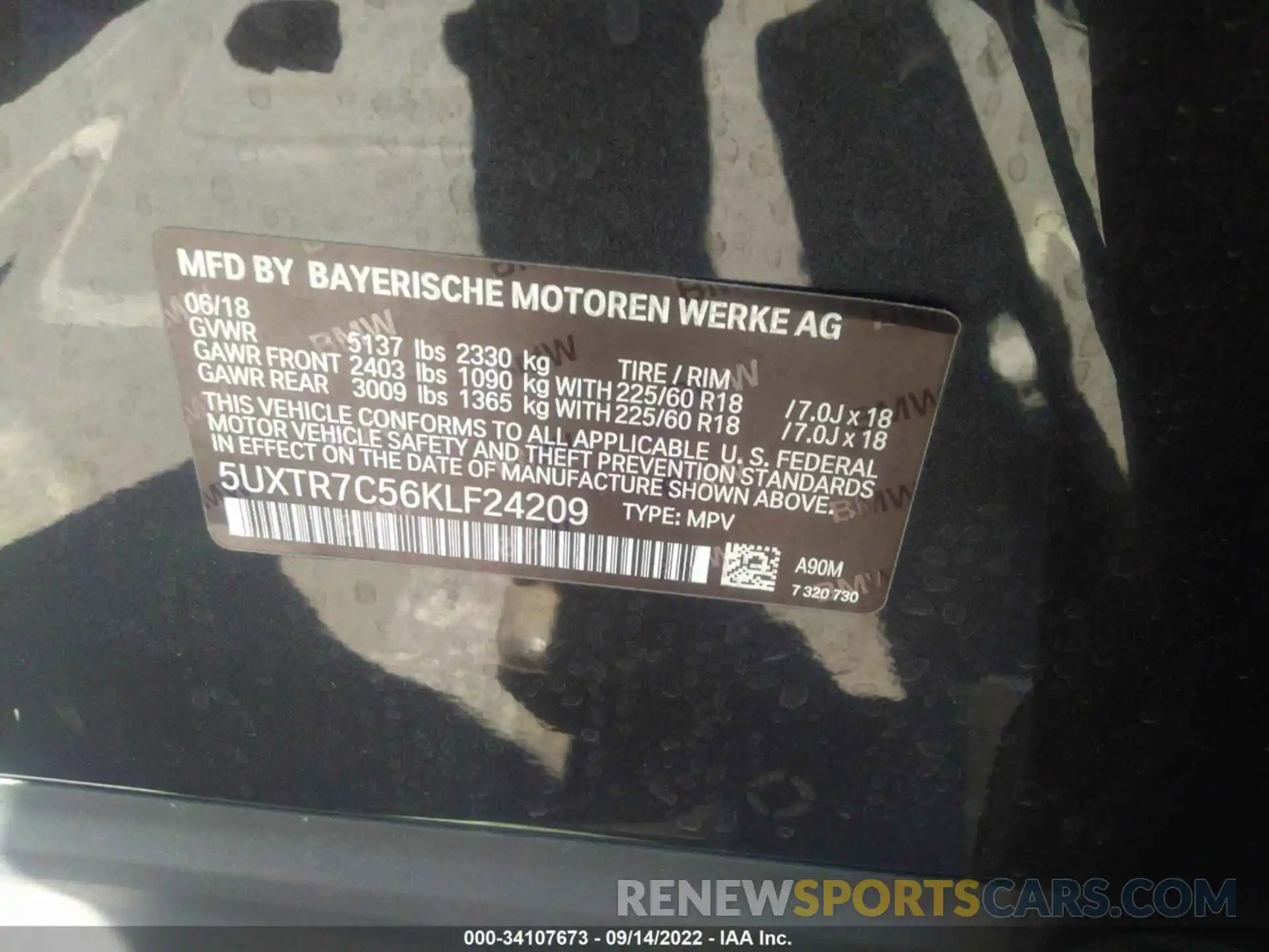 9 Photograph of a damaged car 5UXTR7C56KLF24209 BMW X3 2019