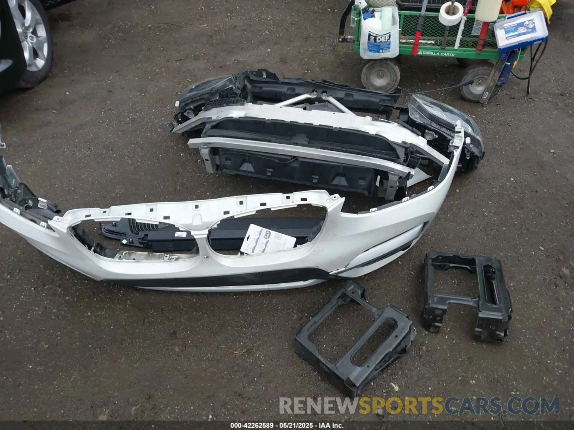 12 Photograph of a damaged car 5UXTR7C56KLR47112 BMW X3 2019