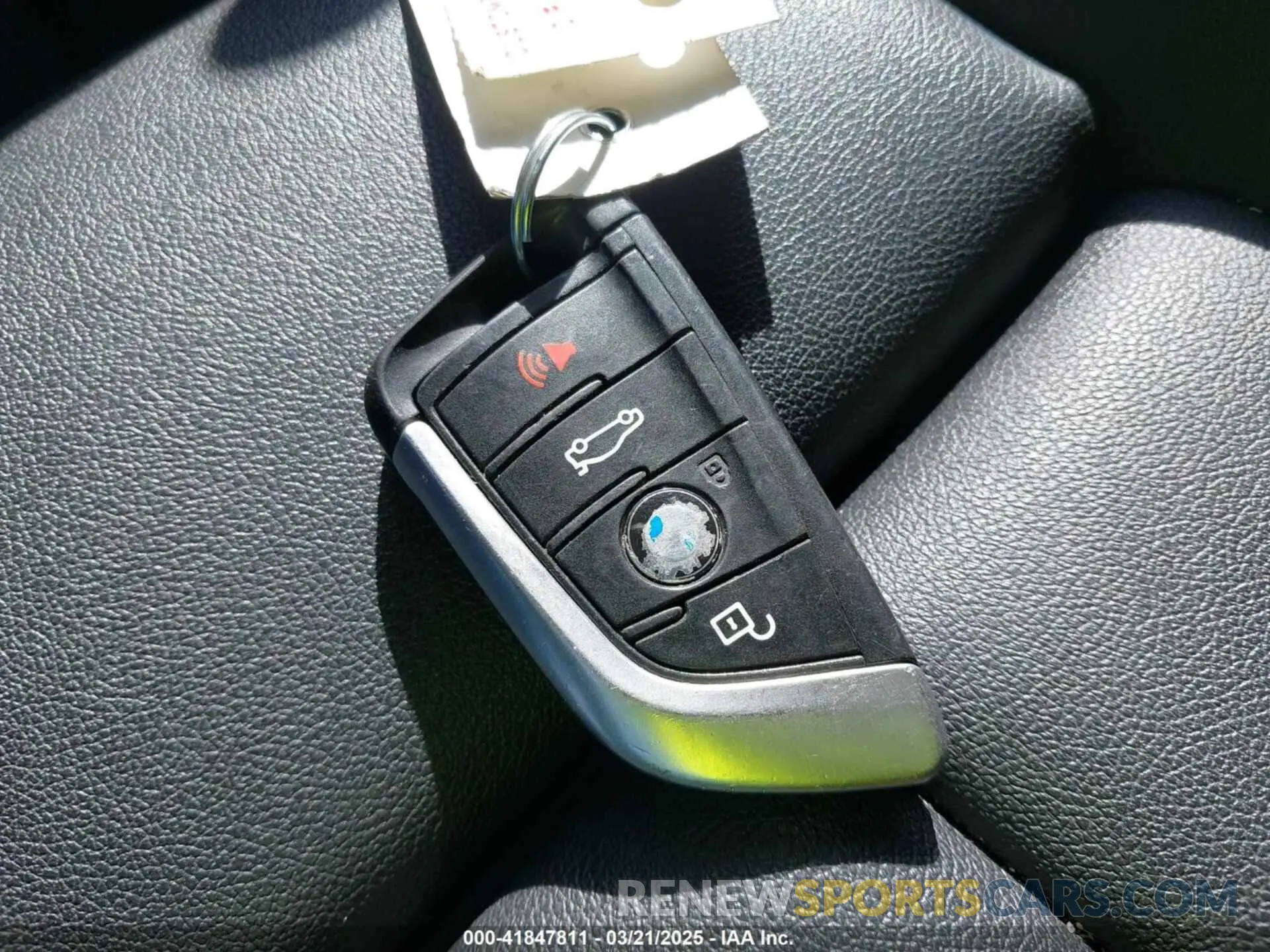 11 Photograph of a damaged car 5UXTR7C56KLR50818 BMW X3 2019